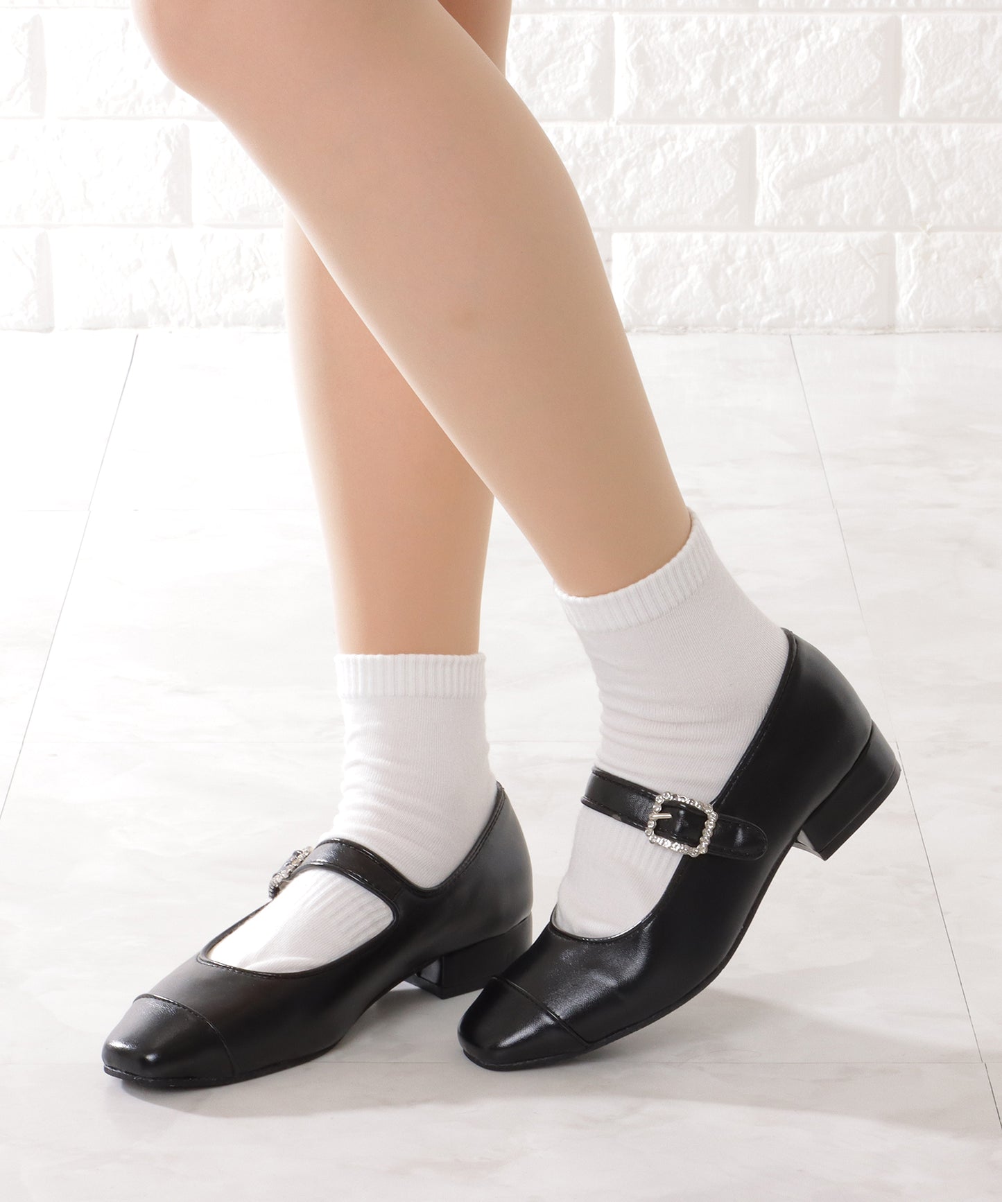 ビジュー バックル付き メリージェーン アーモンド パンプス