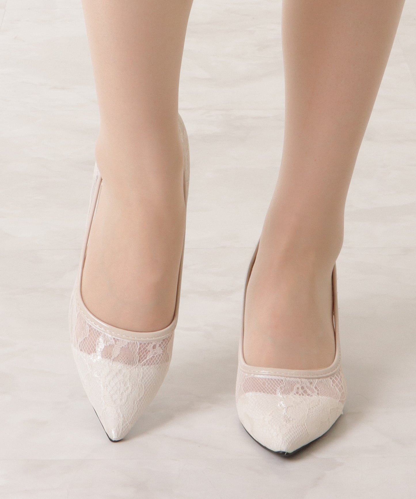 総レースポインテッドピンヒールパンプス