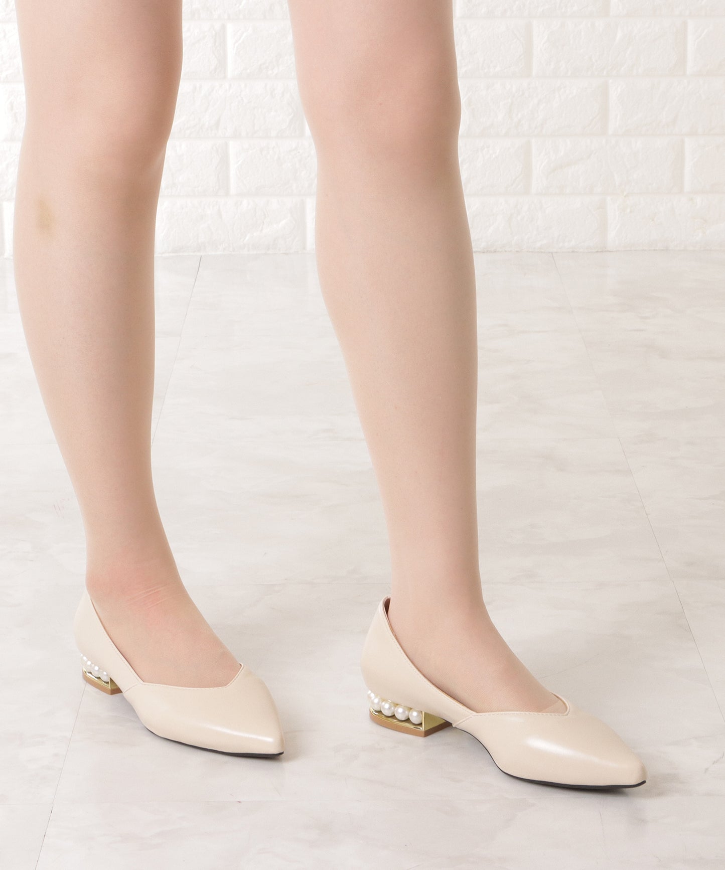 パールヒールポインテッドローヒールパンプス