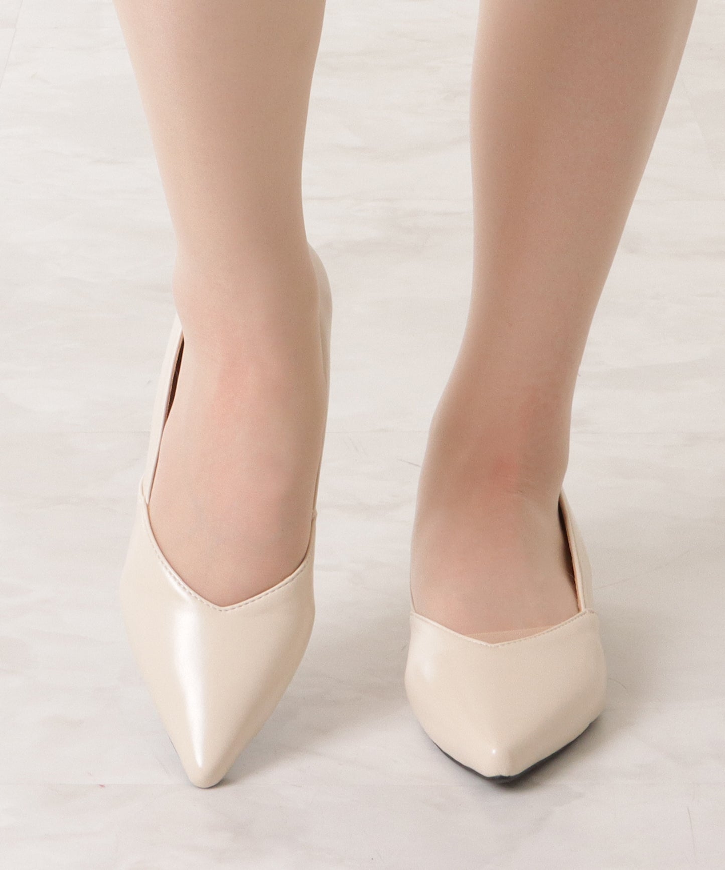 パールヒールポインテッドローヒールパンプス