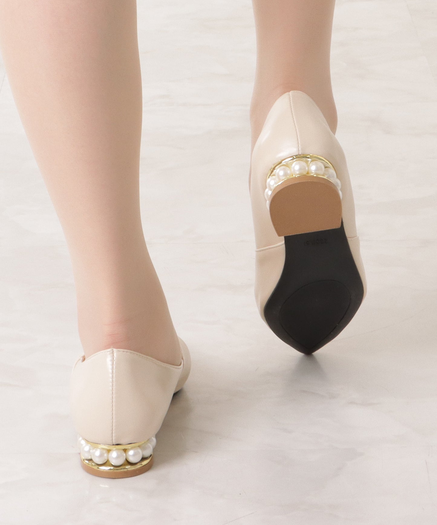 パールヒールポインテッドローヒールパンプス