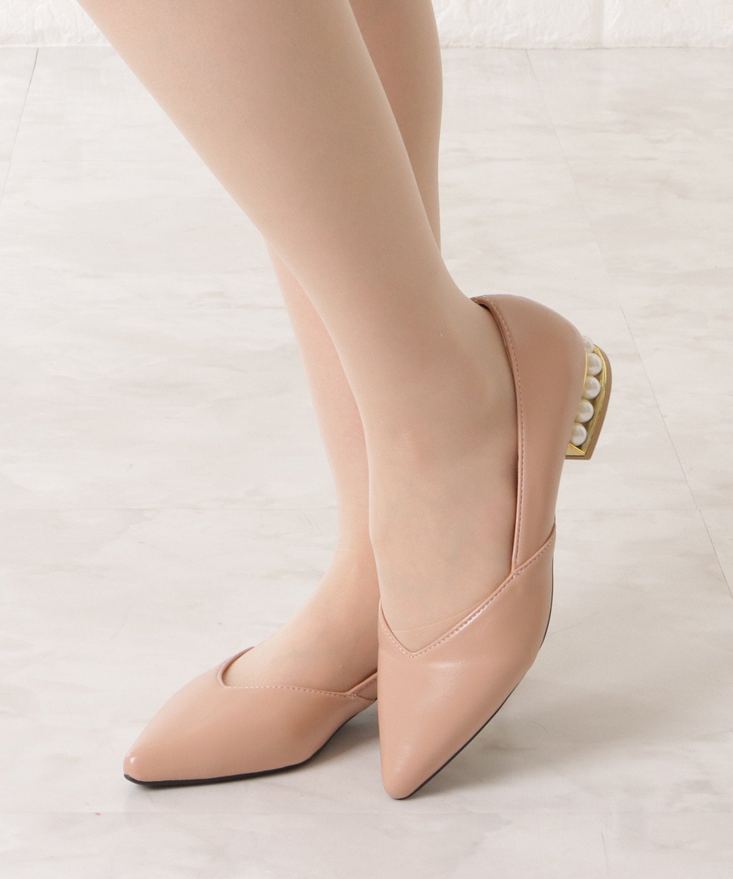 パールヒールポインテッドローヒールパンプス
