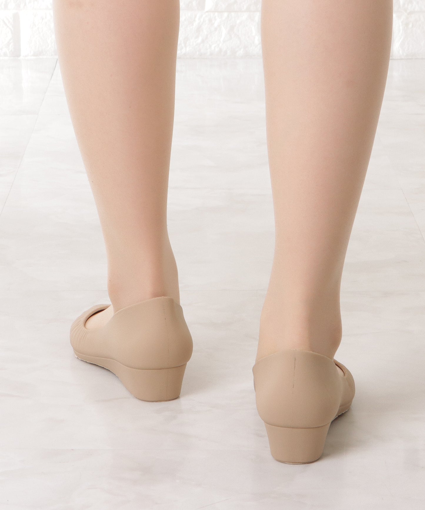ギャザー風ウエッジレインパンプス