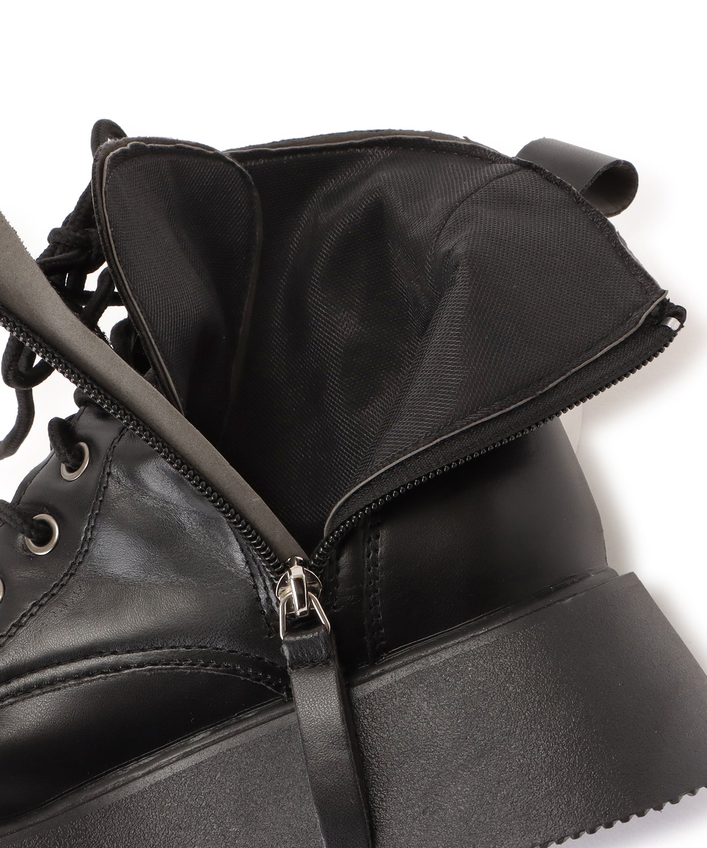 プラットフォームレースアップショートブーツ