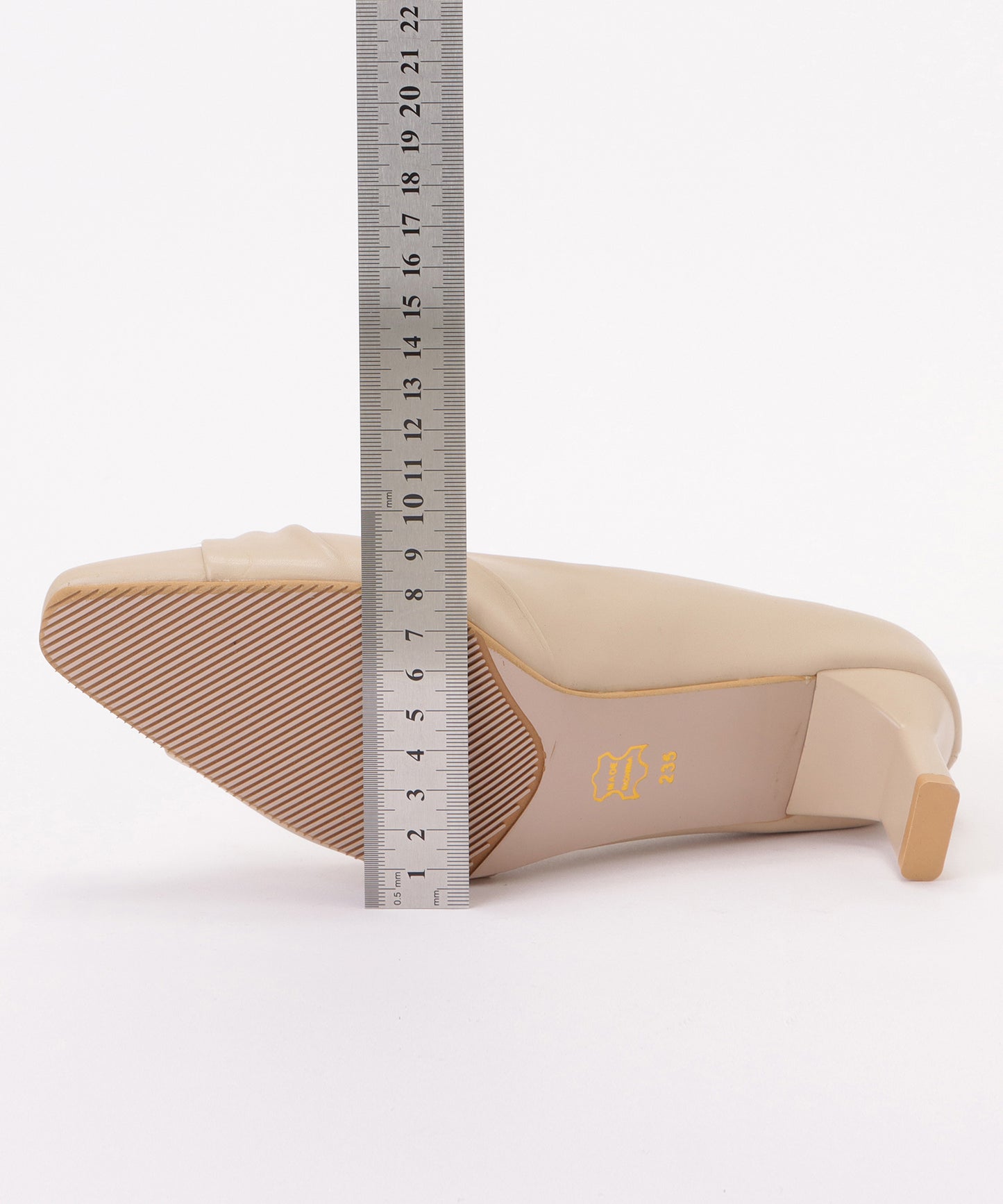 パールモチーフ付きスクエアトゥギャザーパンプス