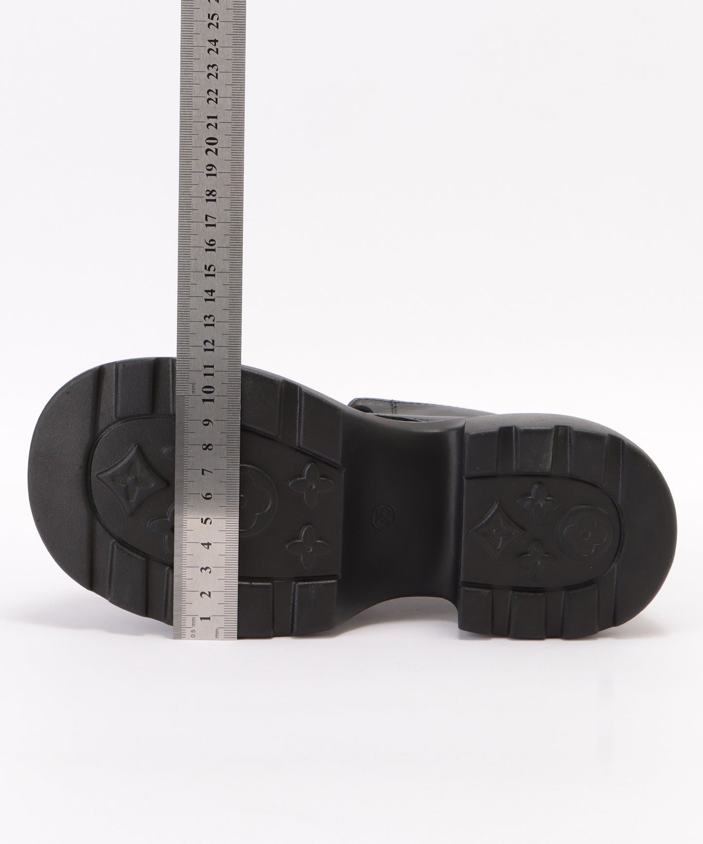 レザー調厚底レースアップショートブーツ