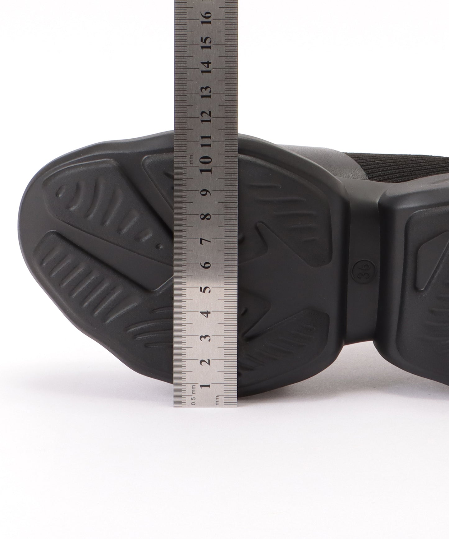 ビジュー バックル付き メッシュ ダッド スニーカー