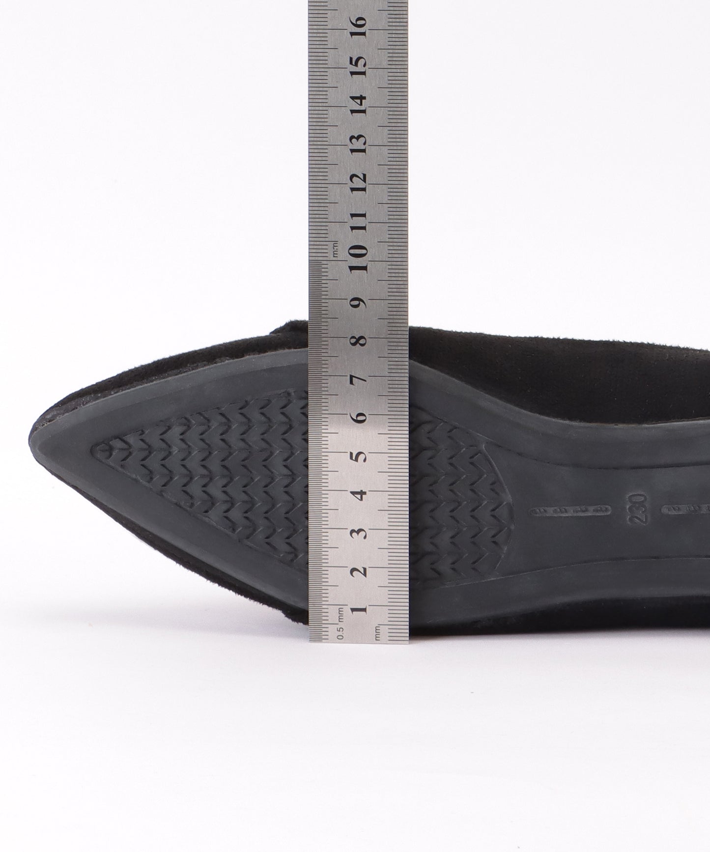 アーモンドトゥ メタリック バックル フラット パンプス