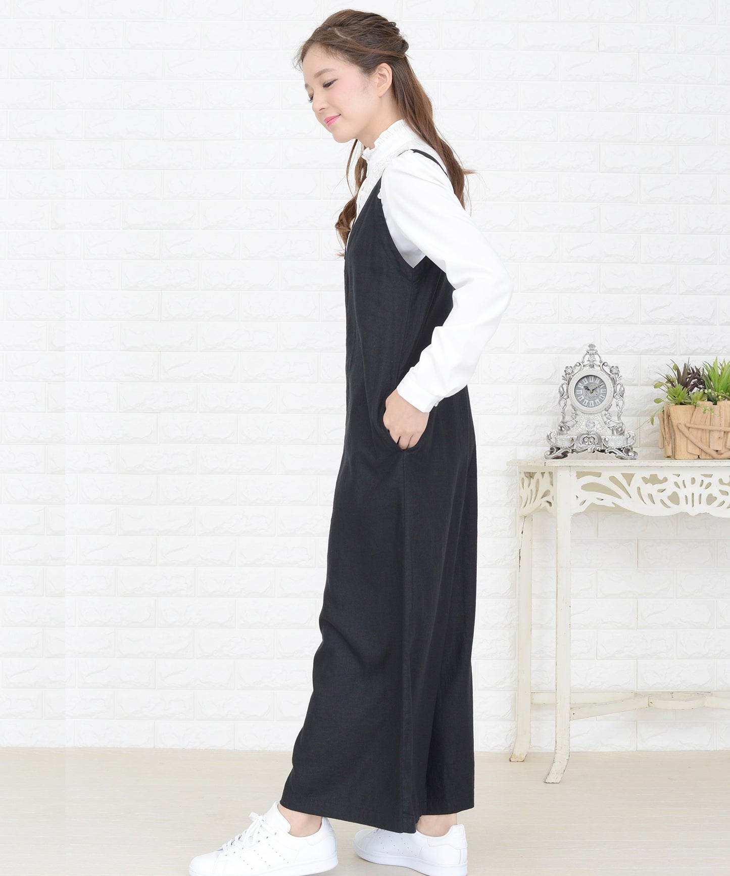 Vネックワイドパンツサロペット オールインワン・パンツ
