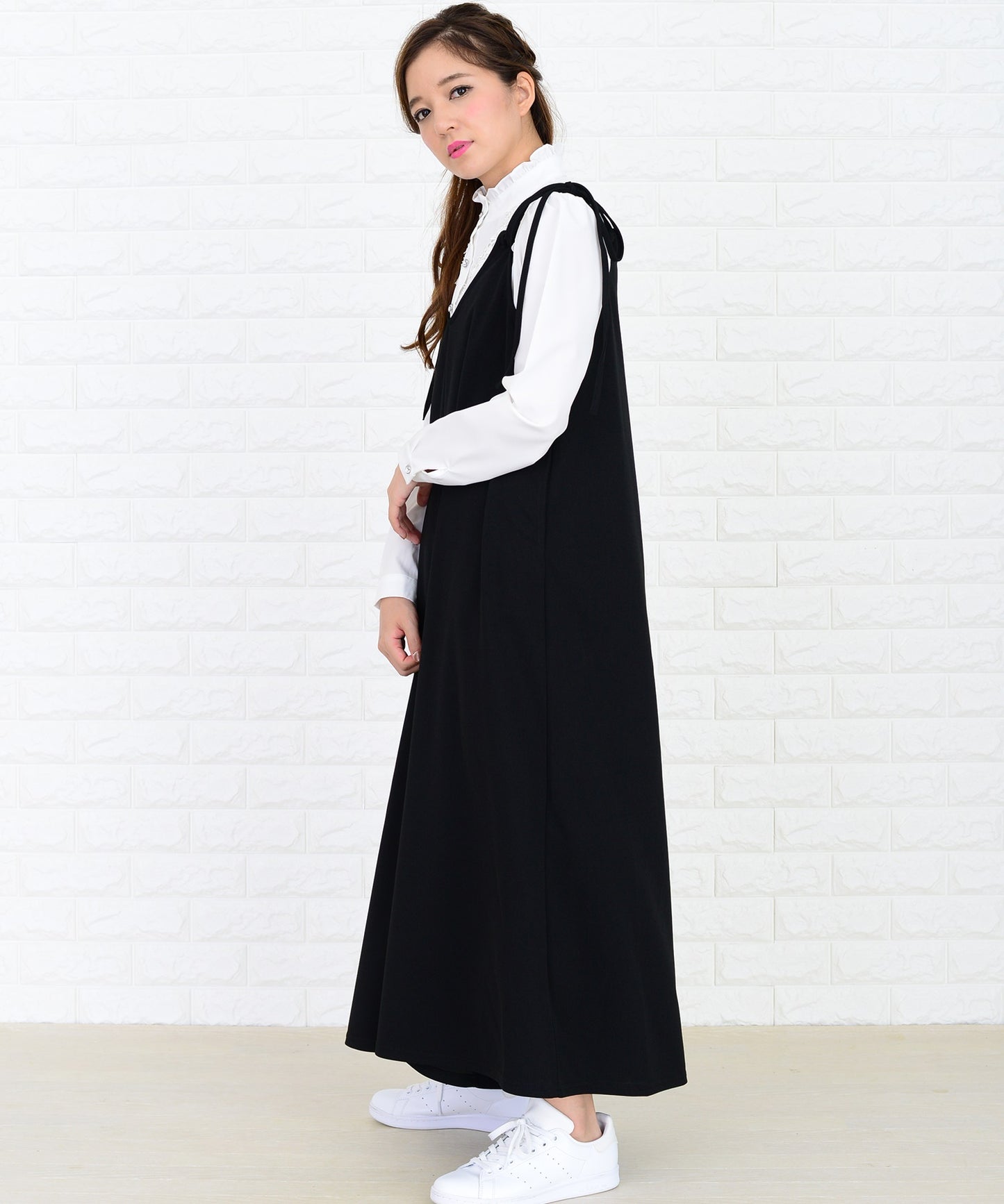 肩ひもリボン付き サロペットワイドパンツ オールインワン・パンツ