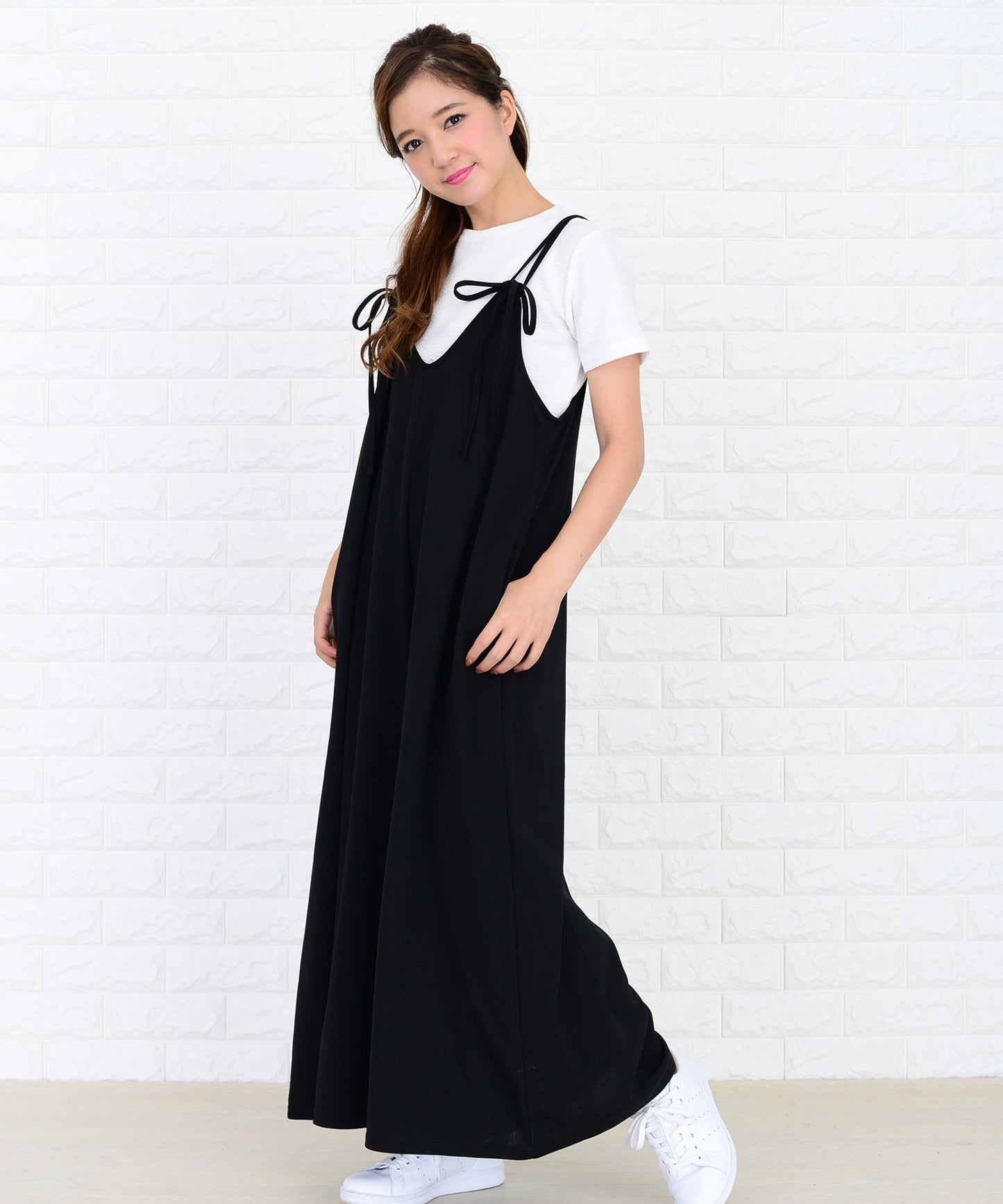 肩ひもリボン付き サロペットワイドパンツ オールインワン・パンツ