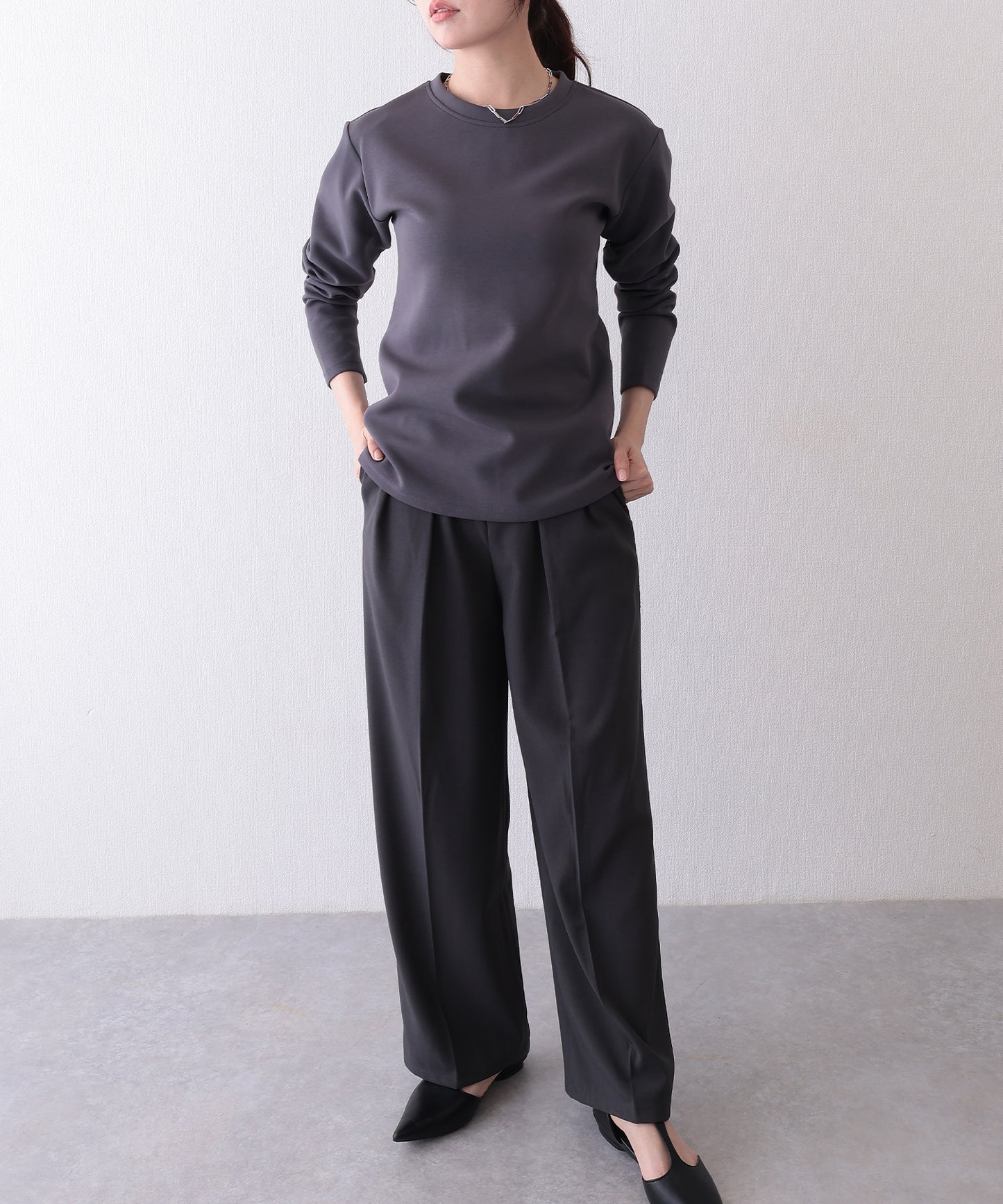 ソリッドカラー クルーネック 長袖 ベーシック Tシャツ