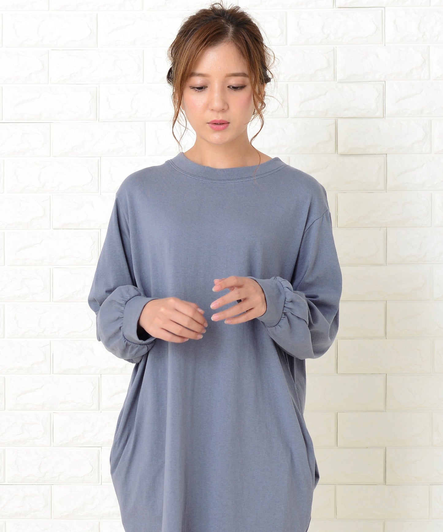 シンプル無地長袖ロングTシャツワンピース