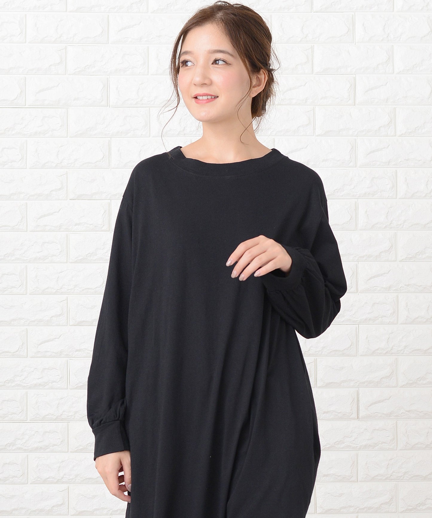シンプル無地長袖ロングTシャツワンピース