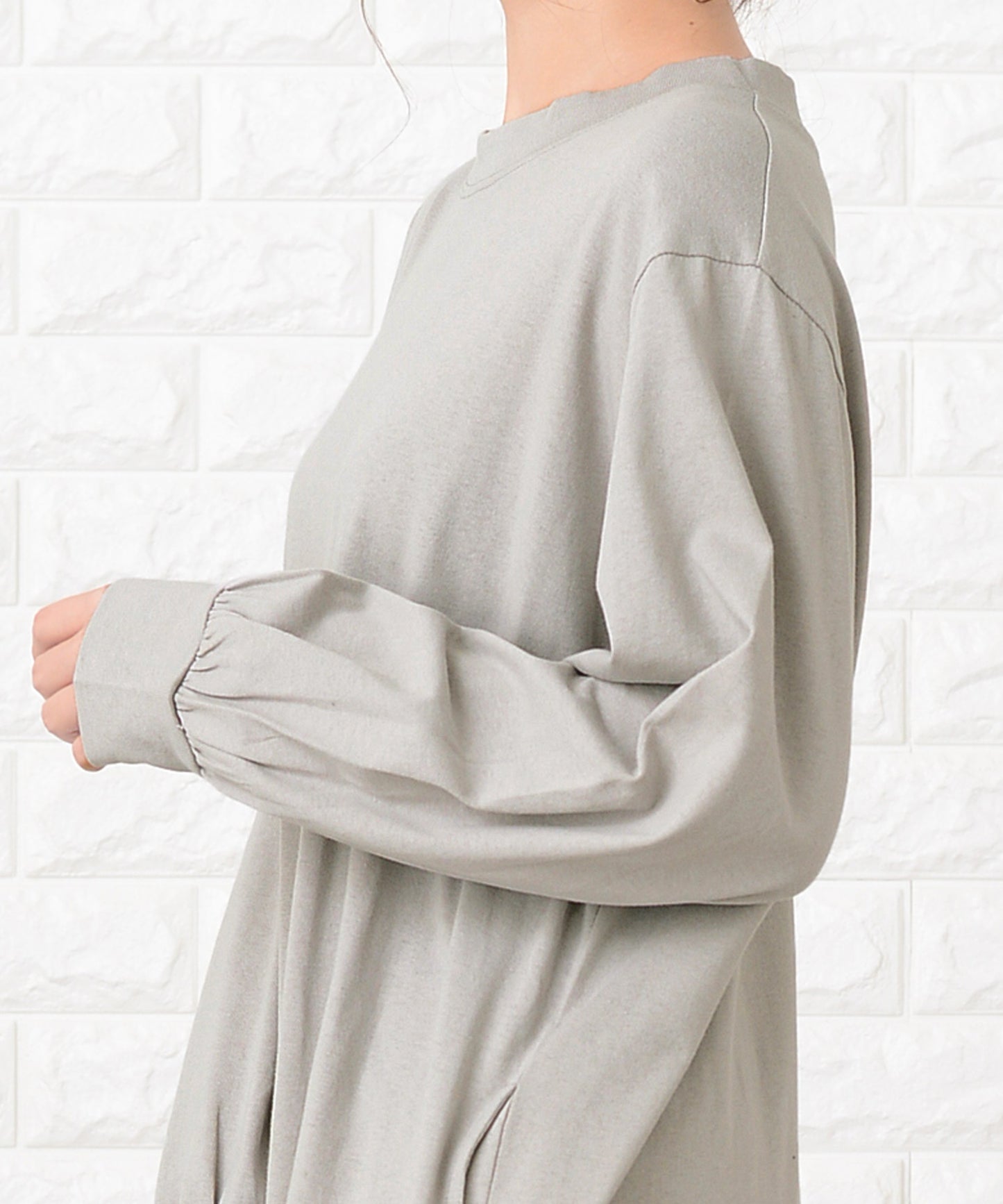 シンプル無地長袖ロングTシャツワンピース