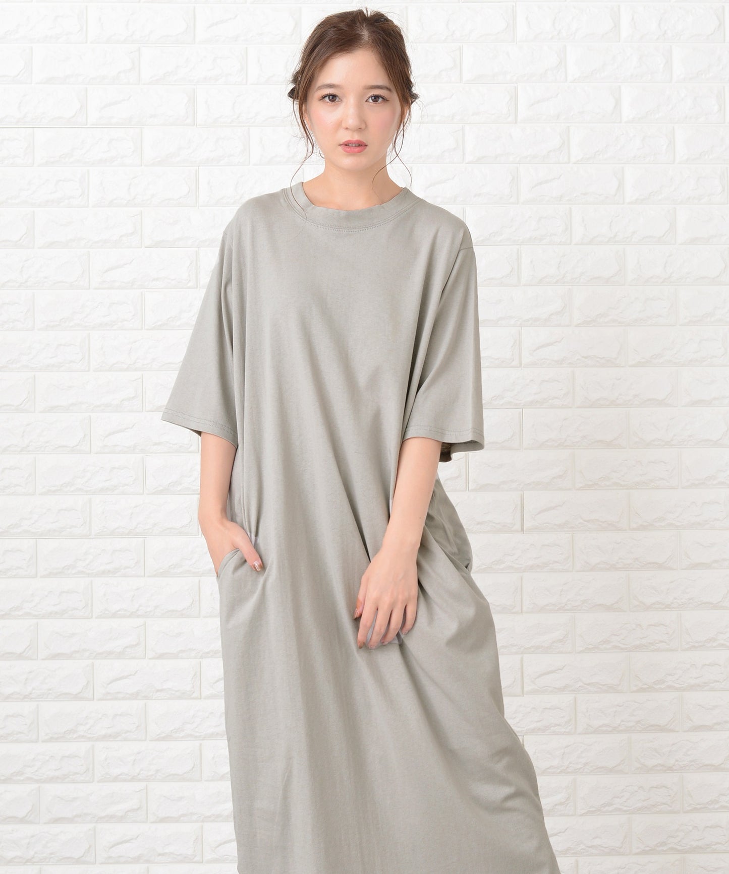シンプル無地半袖ロングTシャツワンピース