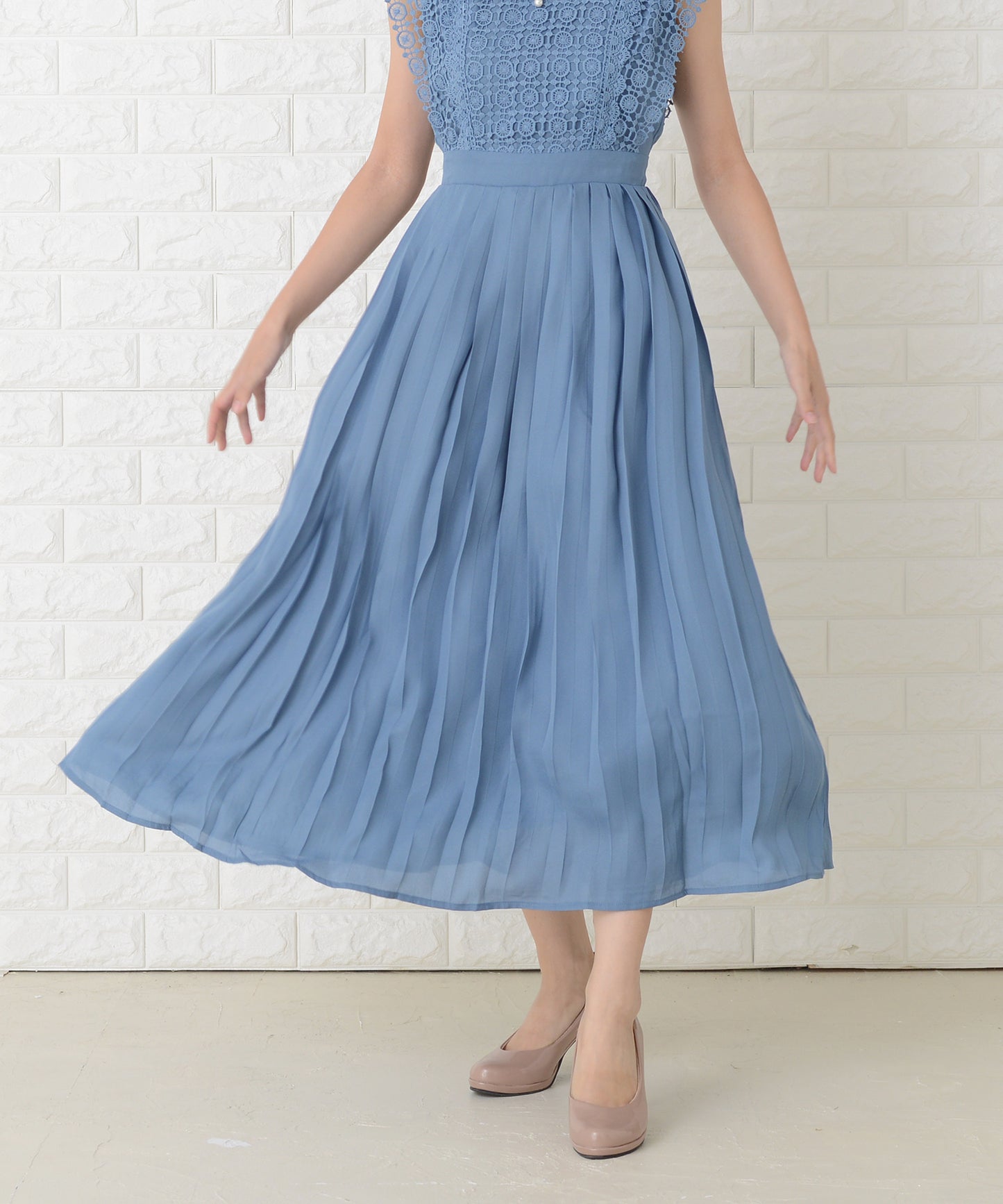 ノースリーブプリーツデザインワンピースドレス