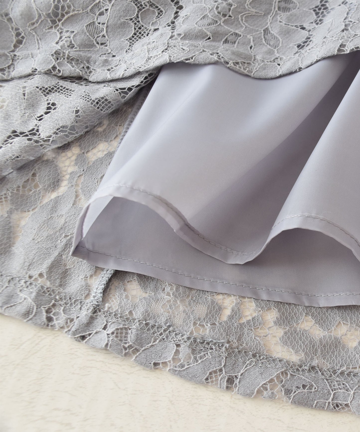 花柄総レースハイネックマキシ丈ワンピース・ドレス