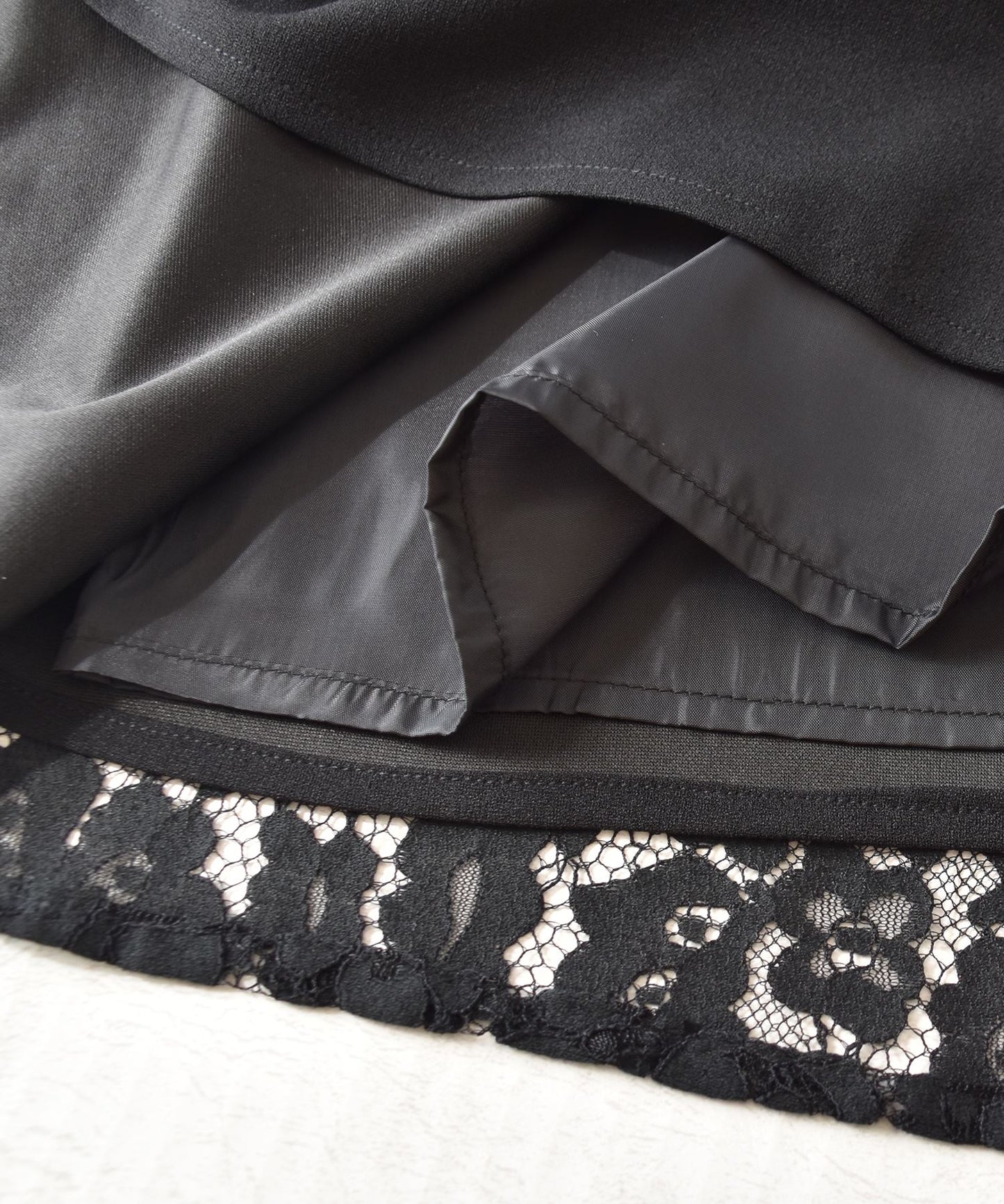 選べるパンツ2タイプ 花柄レース袖 ワイド/テーパード パンツドレス・セットアップ