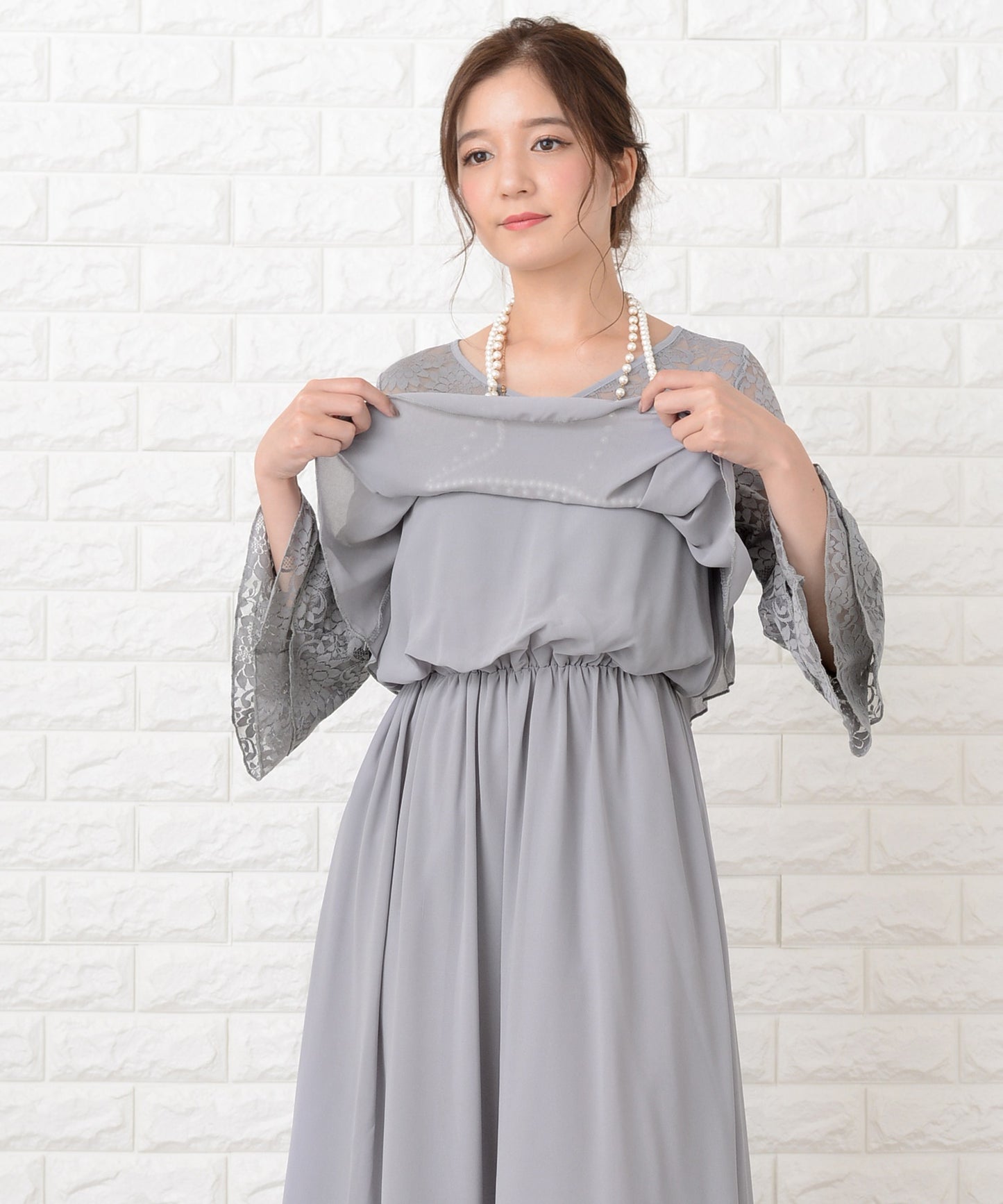 シフォン胸元プリーツロングワンピース・ドレス