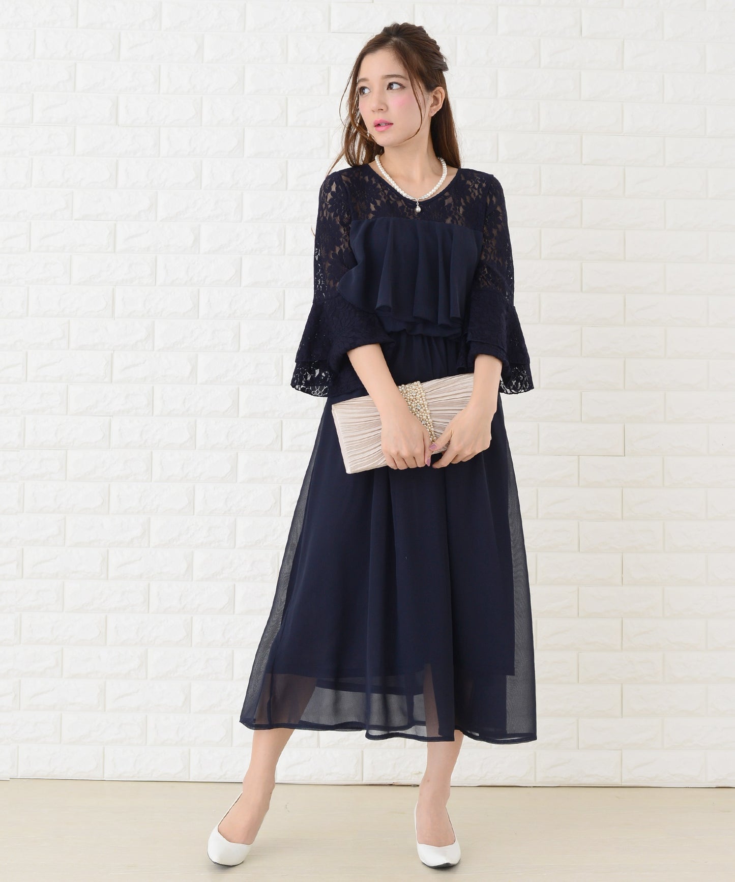 シフォン胸元プリーツロングワンピース・ドレス