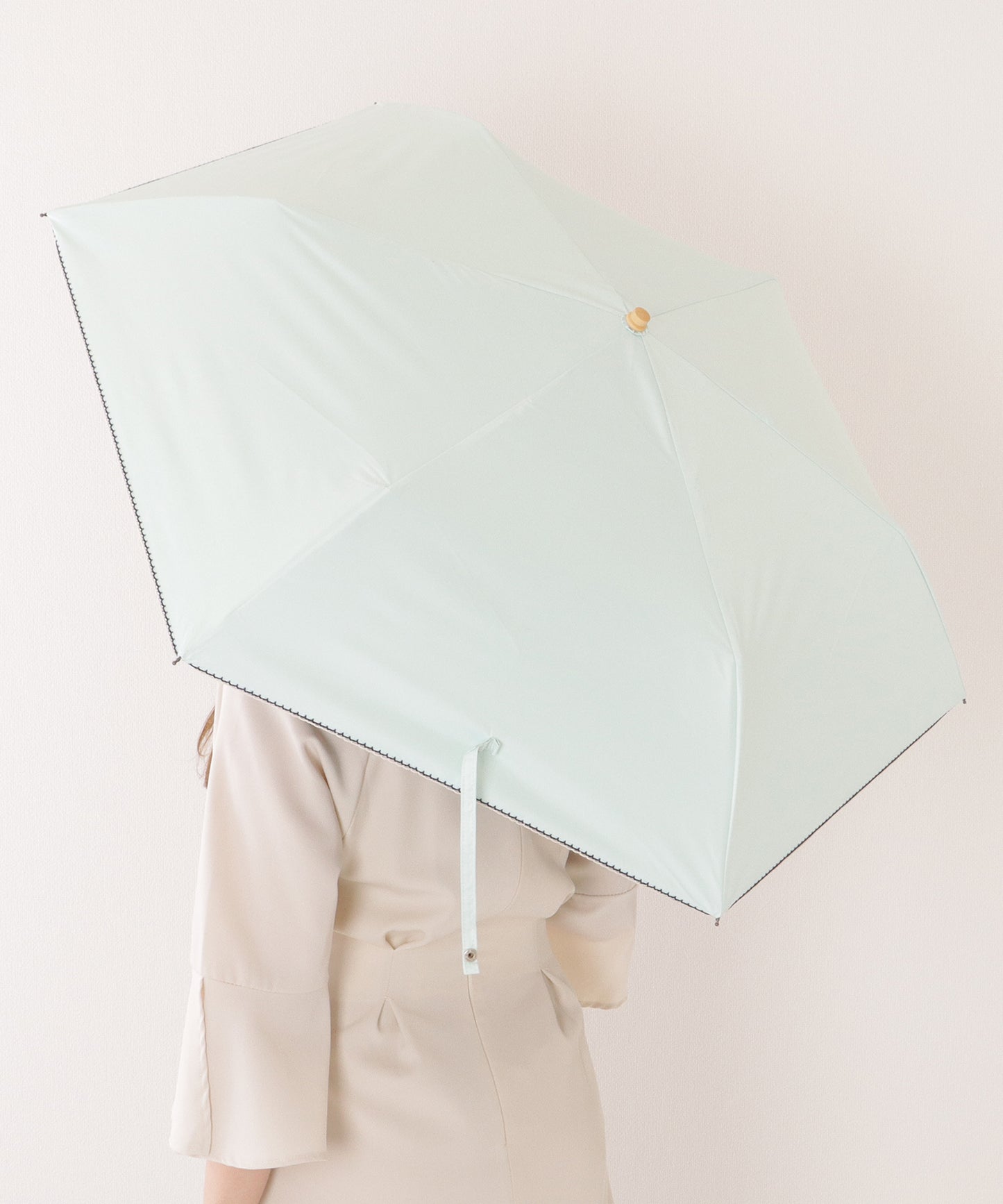 【雨晴兼用】ソリッドカラー ウッドハンドル スカラップ 折りたたみ傘