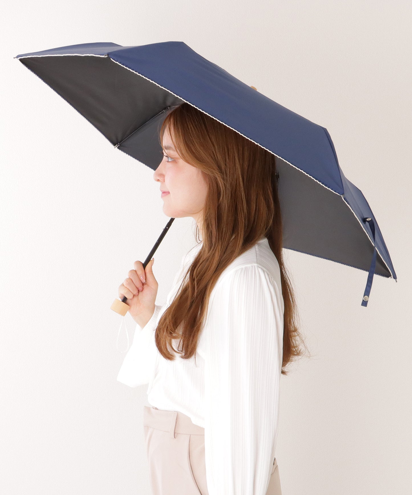 【雨晴兼用】ソリッドカラー ウッドハンドル スカラップ 折りたたみ傘