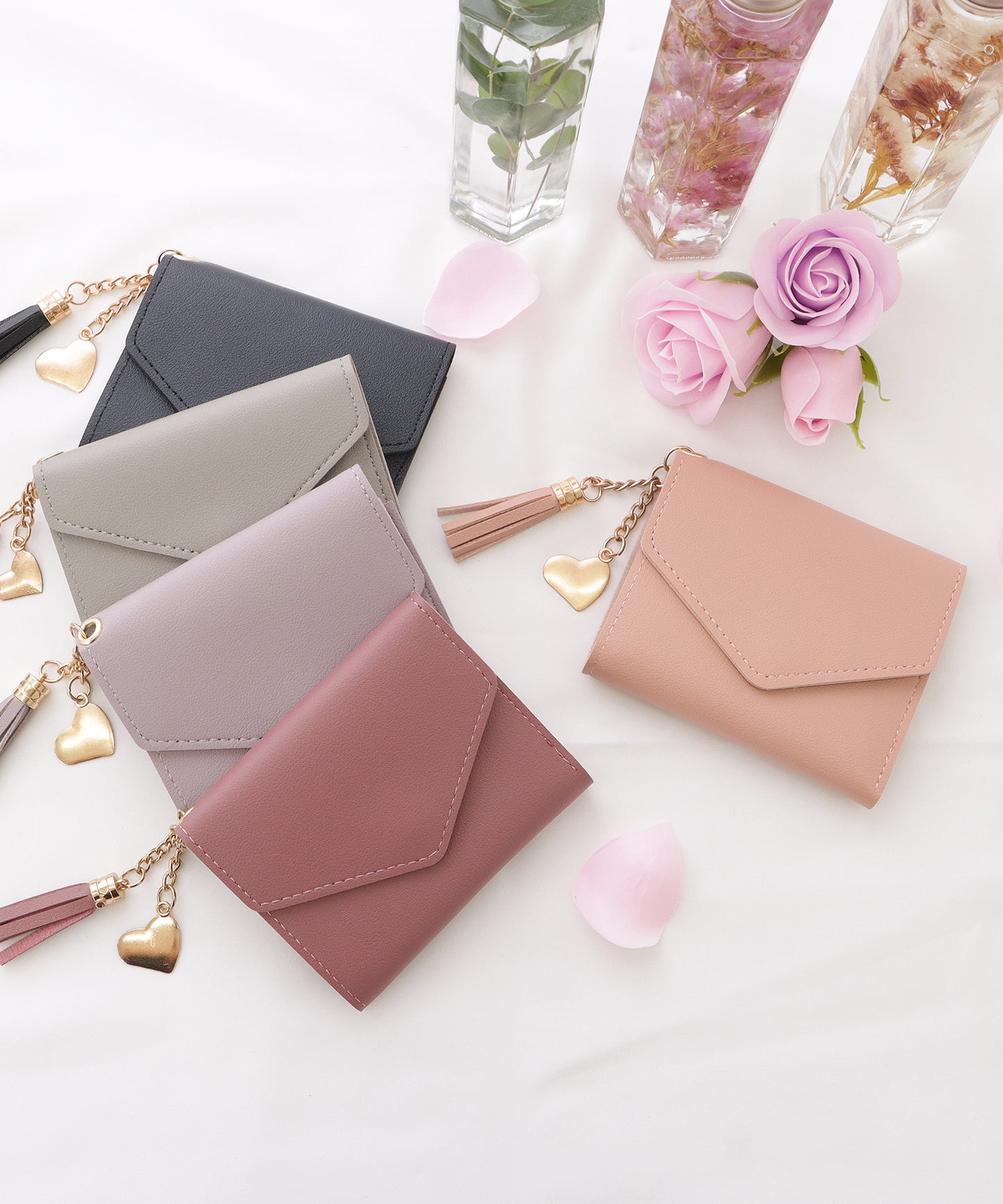 タッセルチャームレザー調コンパクトカードケース