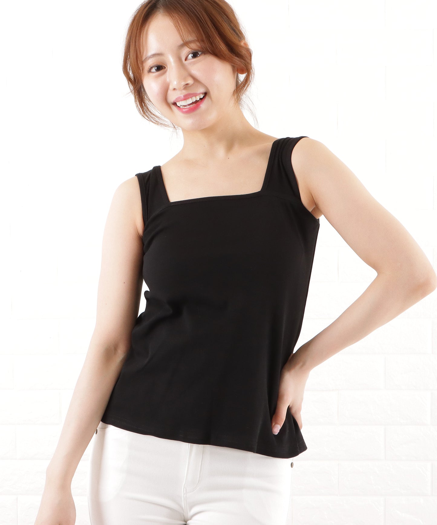 スクエアネックタンクトップ