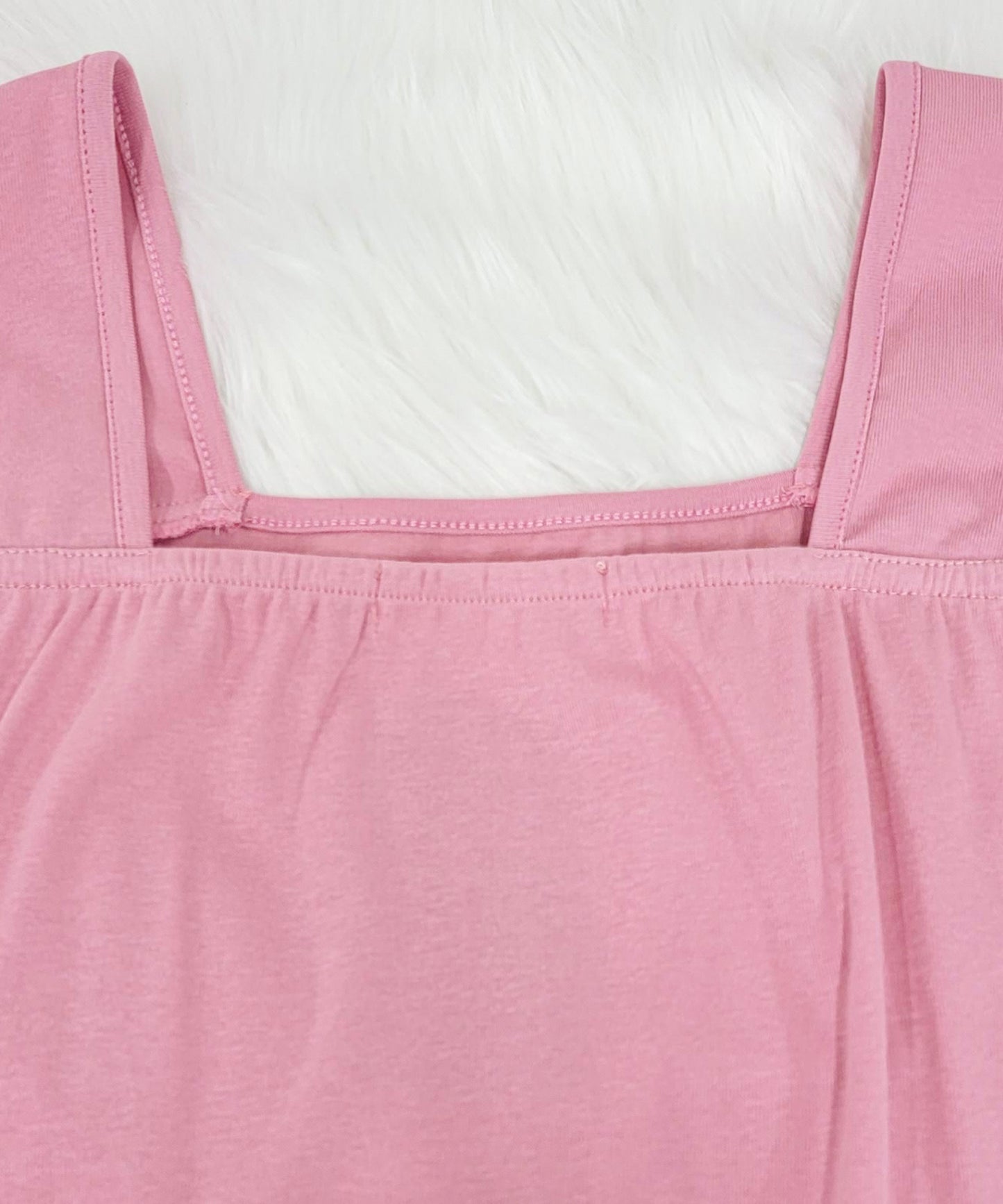 スクエアネックタンクトップ