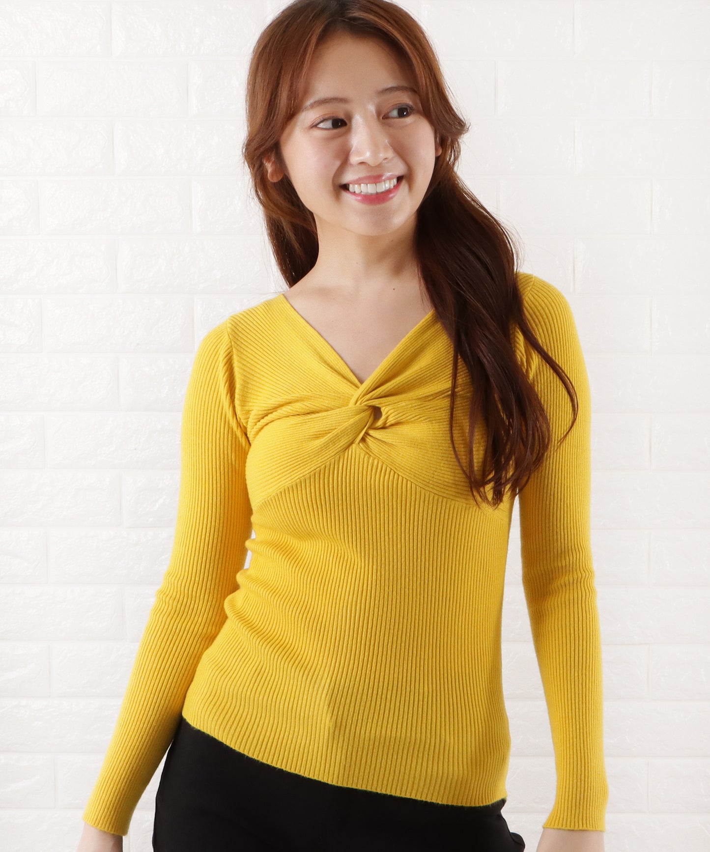 ツイストリブニットプルオーバー