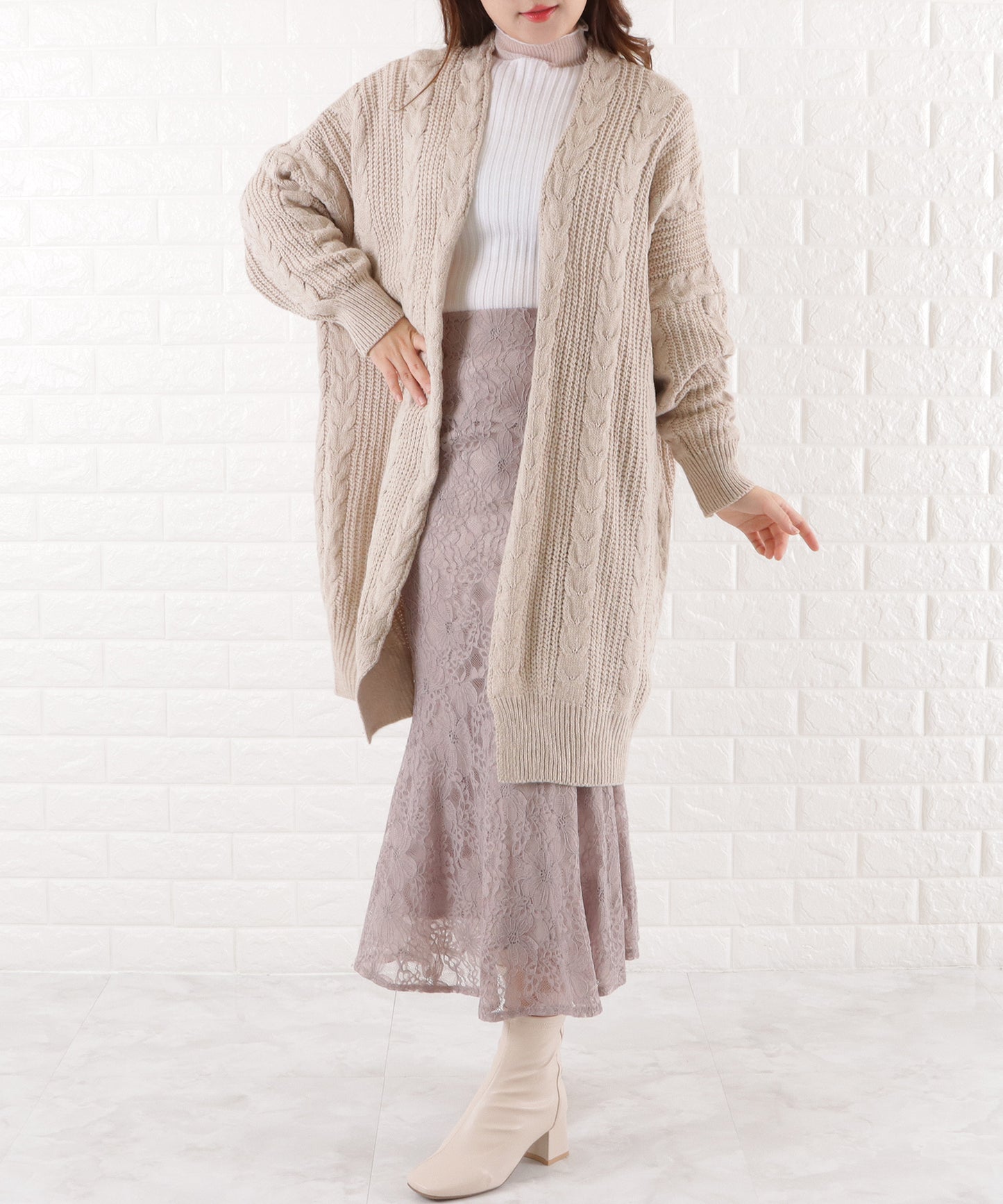 ケーブルニットロングカーディガン