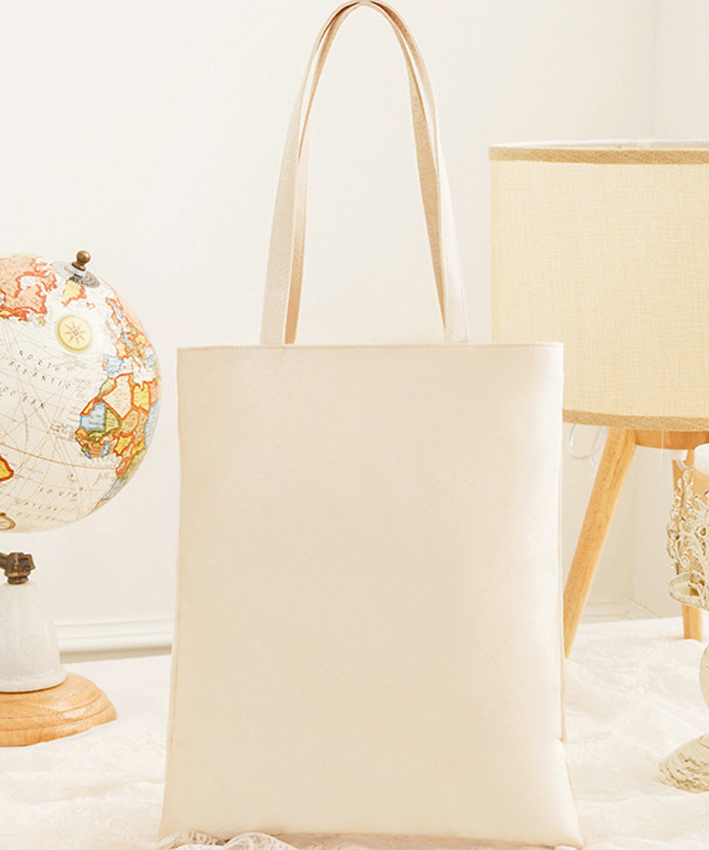 タック付きサテンパーティーバッグ