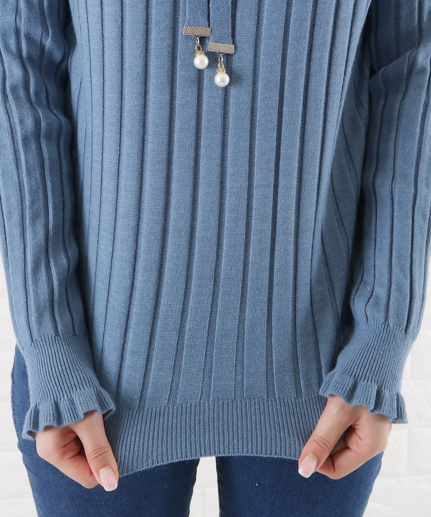 フリルハイネックリブニット