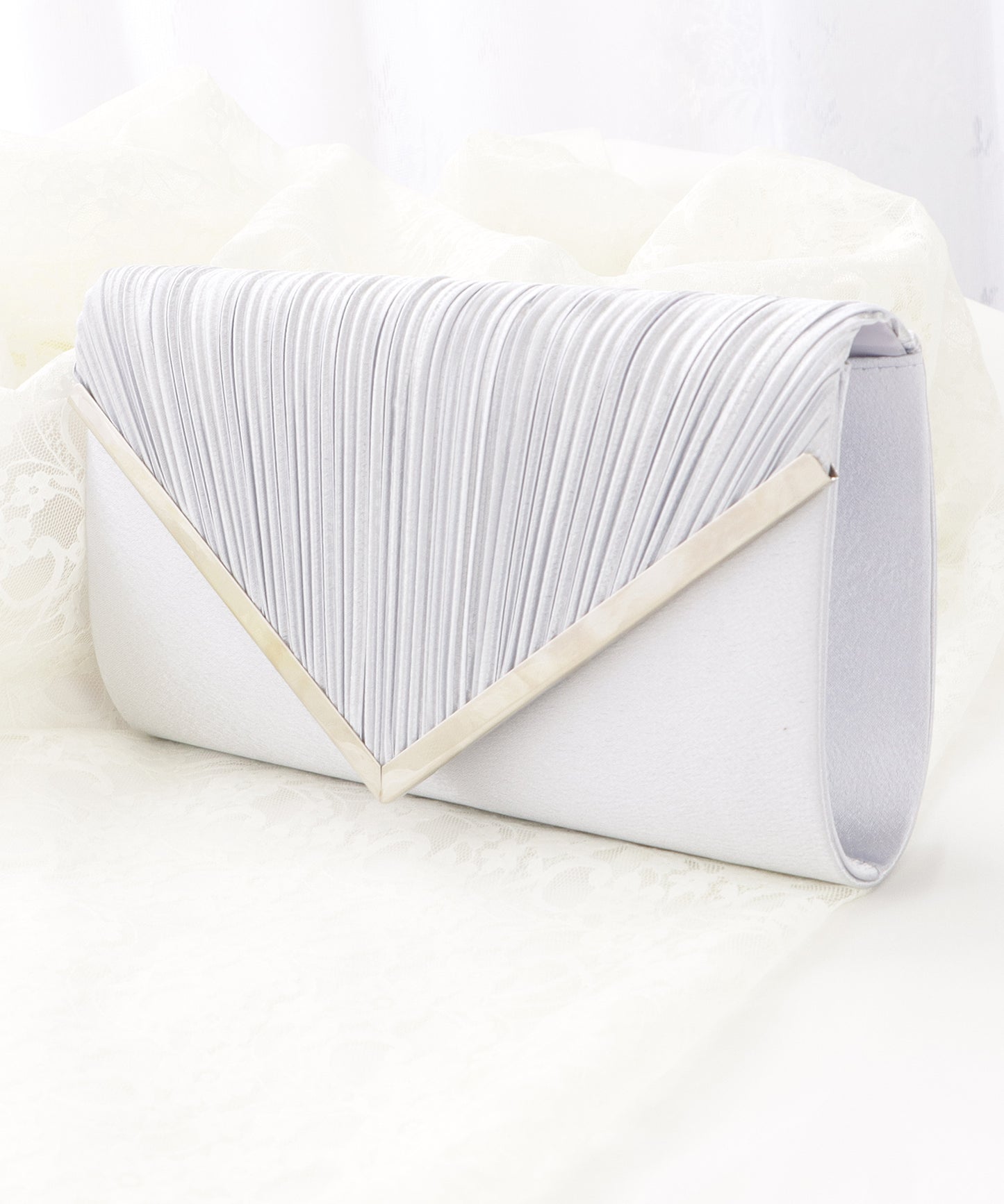 ゴールドフレームプリーツクラッチバッグ