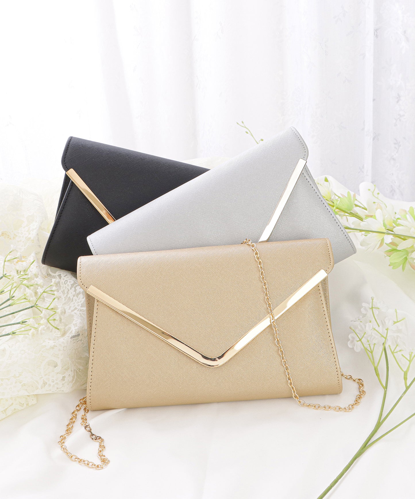 レター型メタルフレームクラッチバッグ