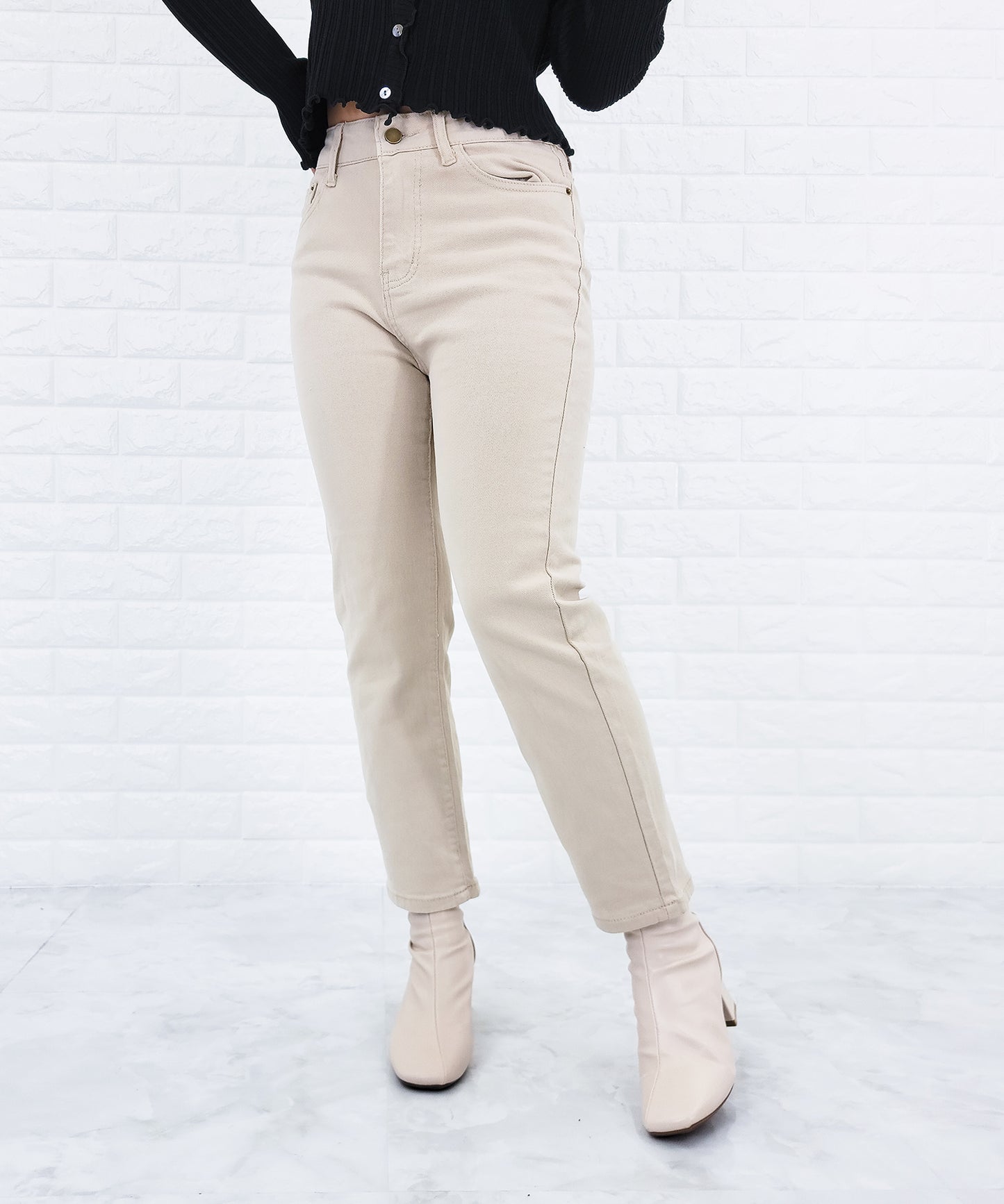 ハイウエストストレートスリムパンツ