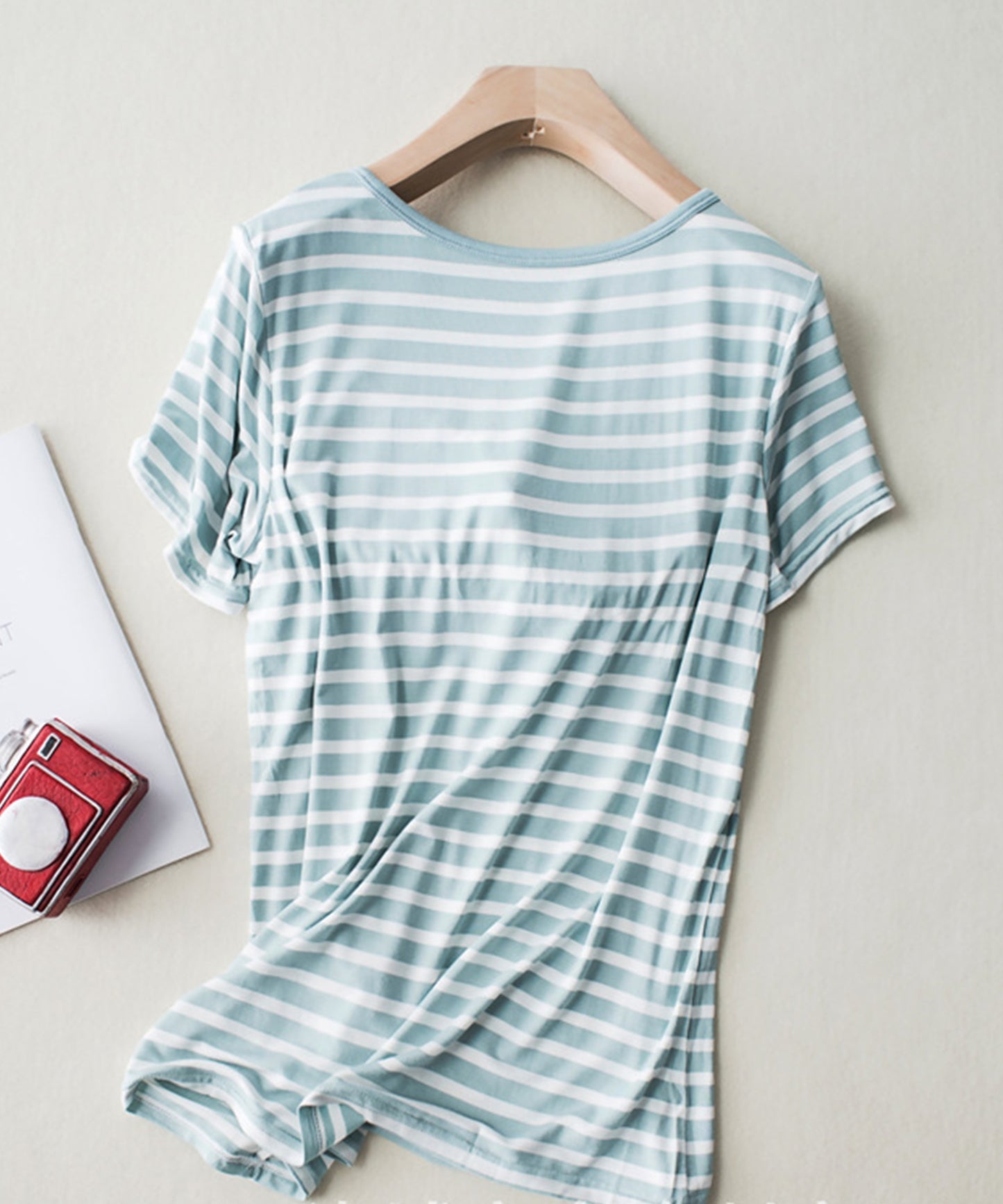モールドカップ付きボーダー Uネック 半袖Tシャツ