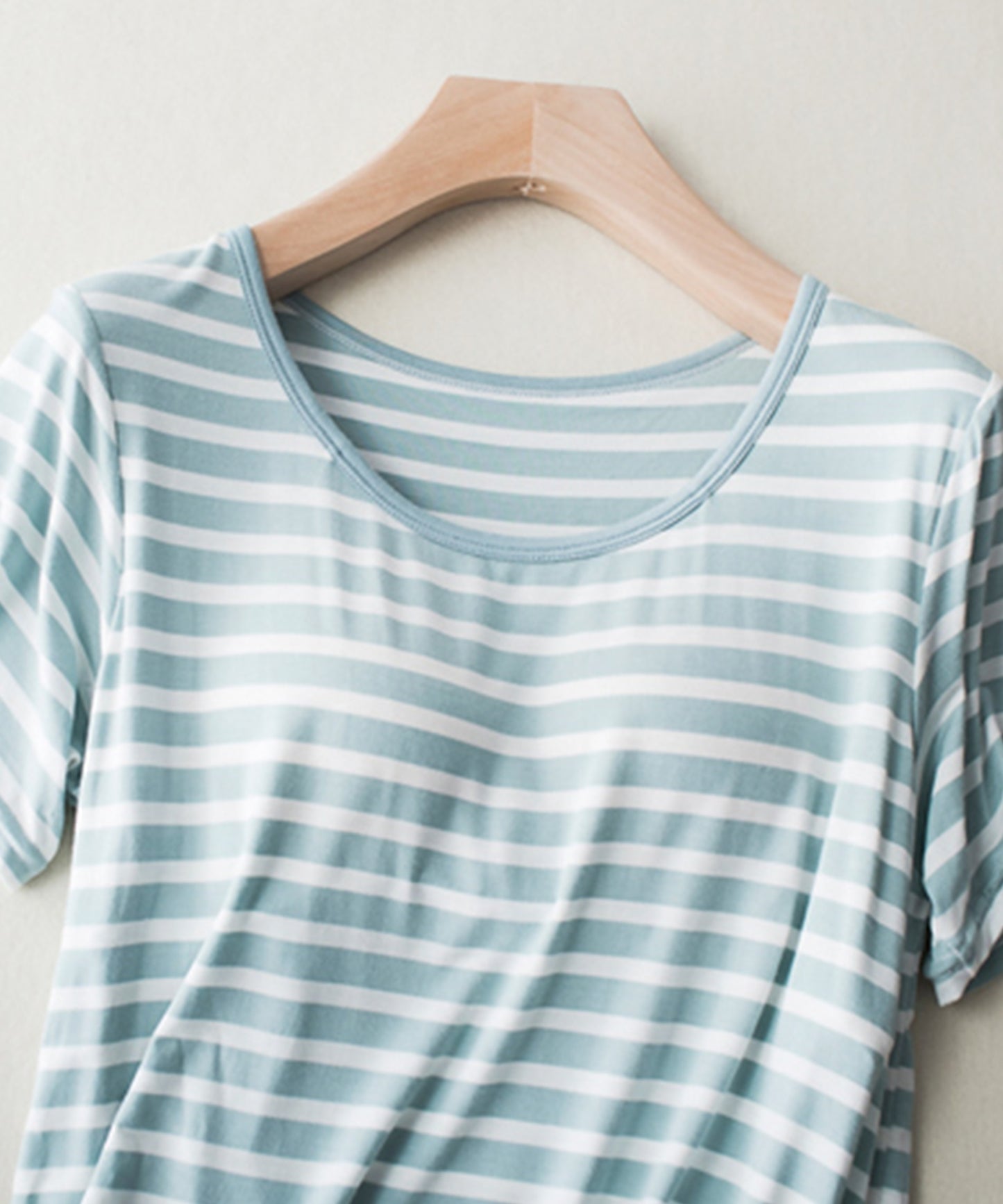モールドカップ付きボーダー Uネック 半袖Tシャツ