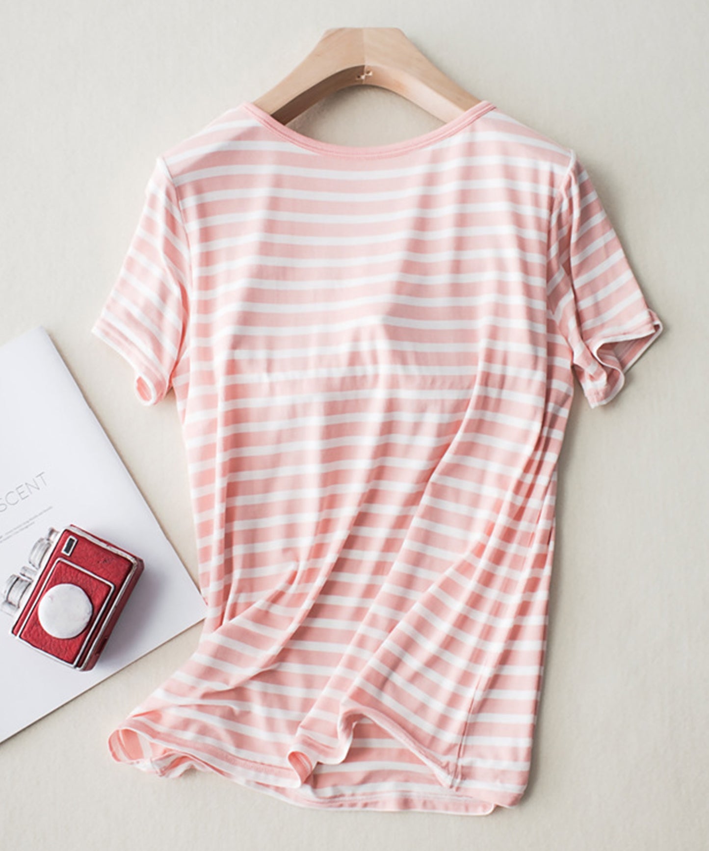 モールドカップ付きボーダー Uネック 半袖Tシャツ