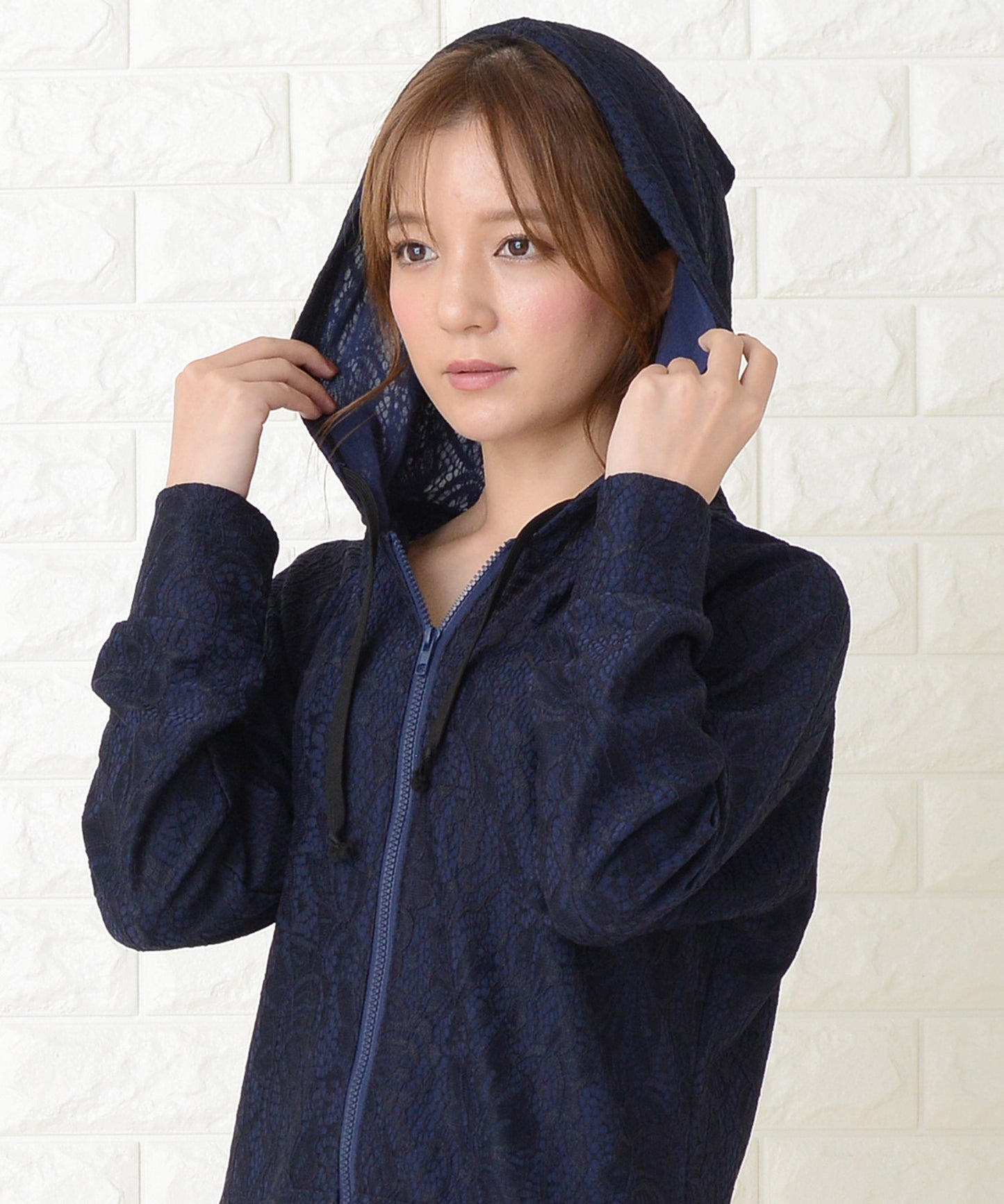 UVカットレースフード付き長袖ロング丈ラッシュガード