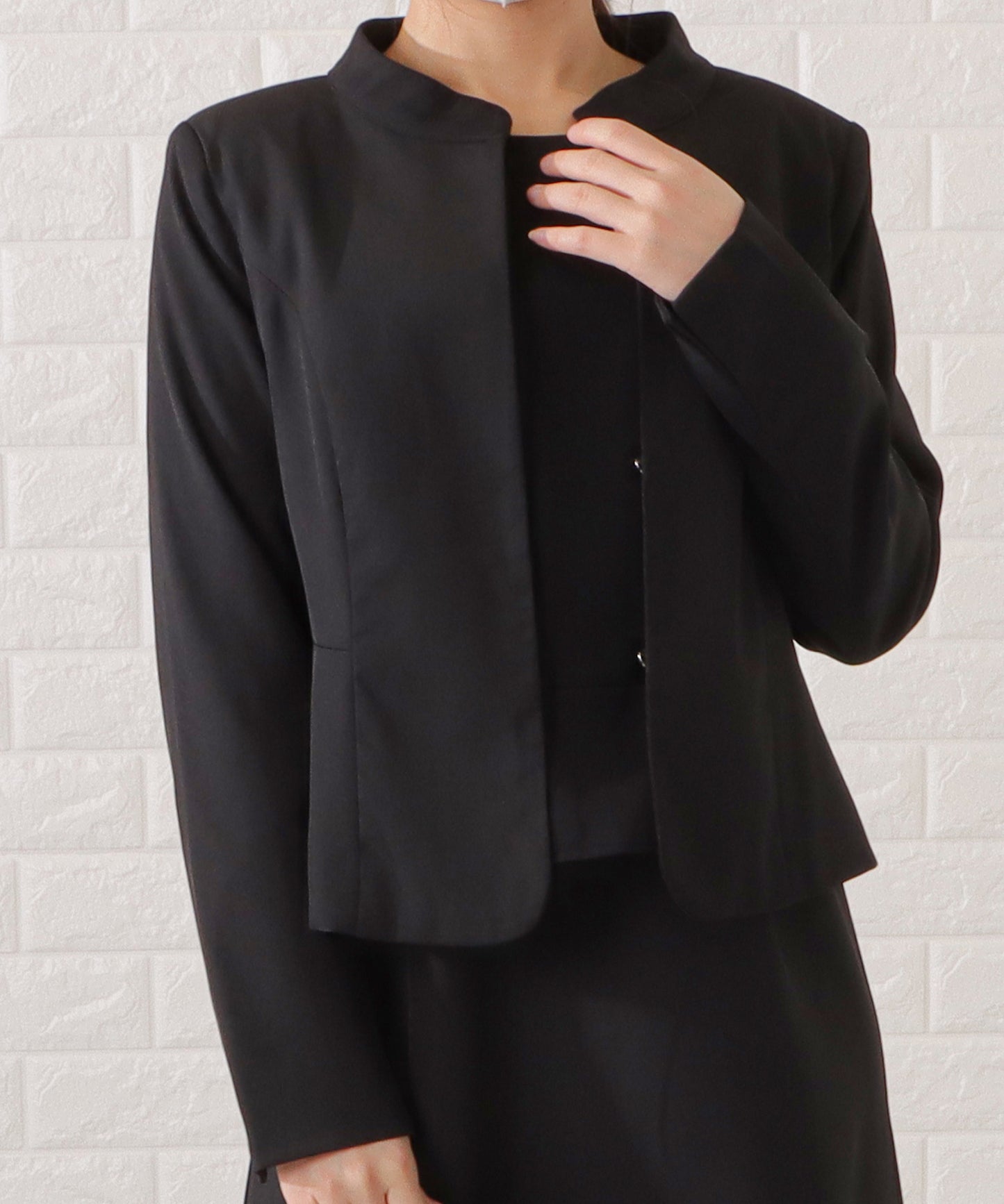 スタンドカラージャケット&セミフレアフェイクレイヤードワンピースセットアップ