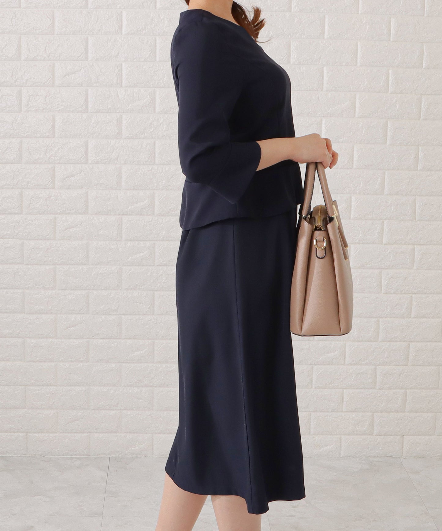 スタンドカラージャケット&セミフレアフェイクレイヤードワンピースセットアップ