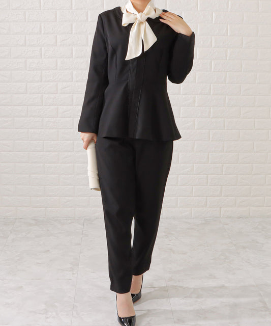 タックペプラムジャケット&ボウタイブラウスパンツスーツ