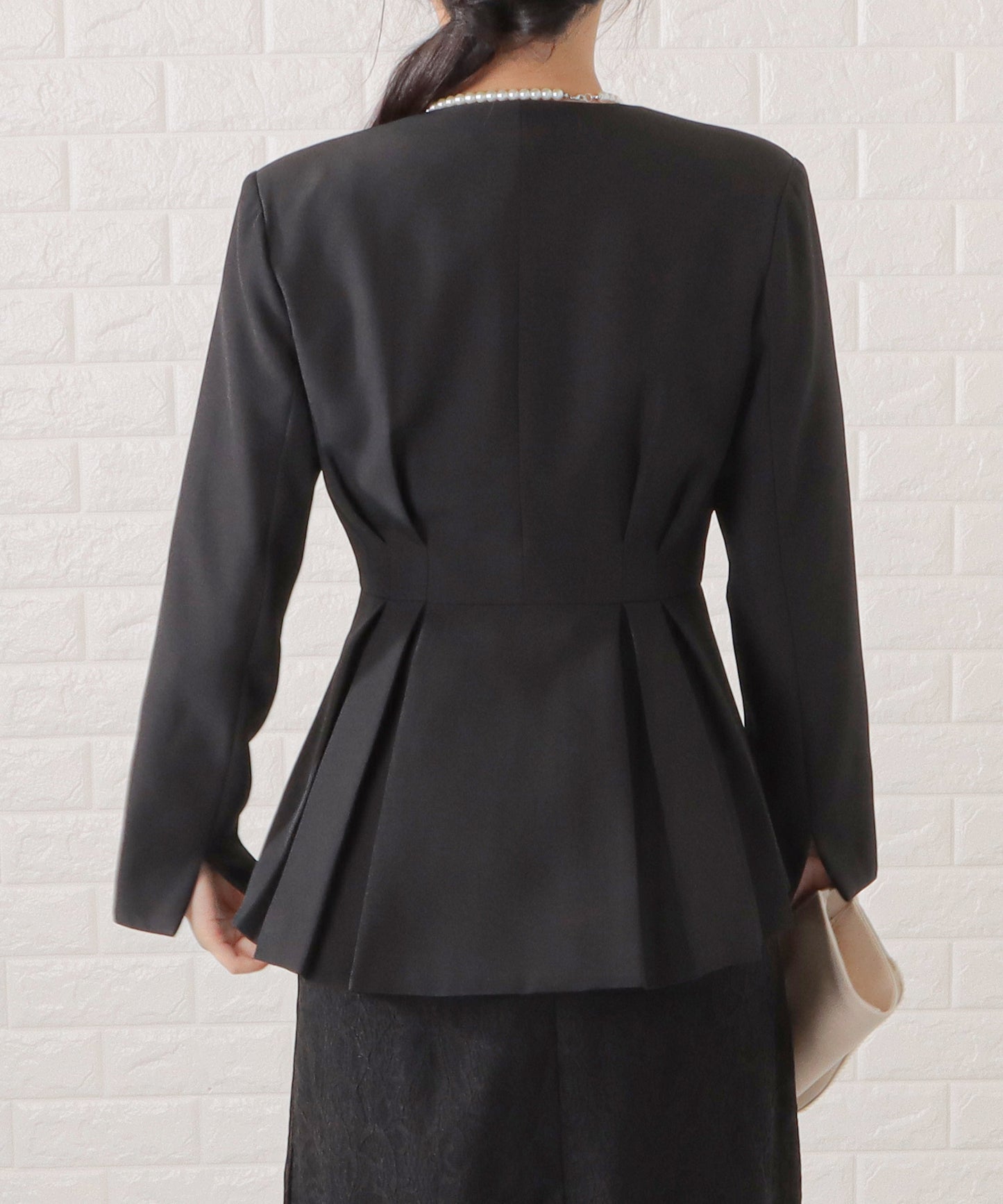 タックペプラムジャケット&レースワンピースセットアップ