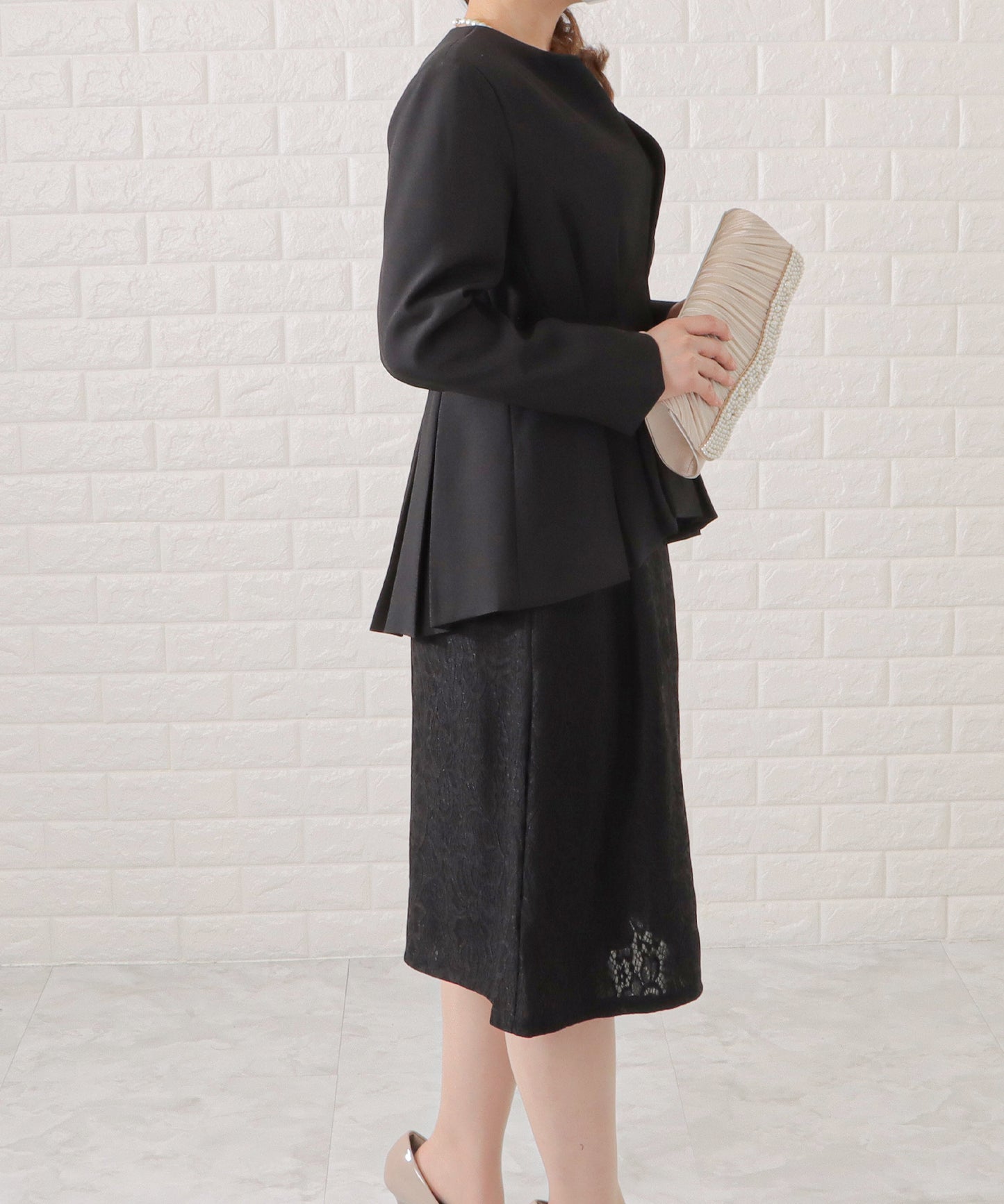 タックペプラムジャケット&レースワンピースセットアップ