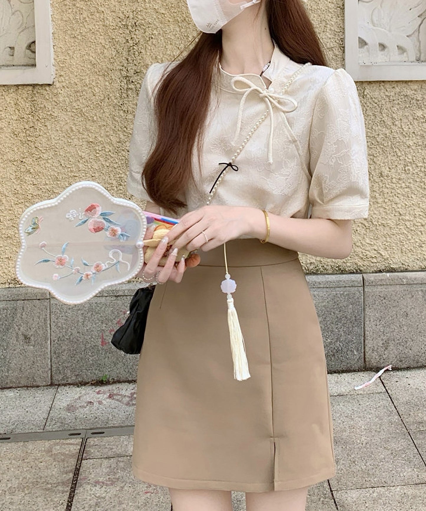 サテン調 花柄 スタンドカラー パフスリーブ 5分袖 ブラウス