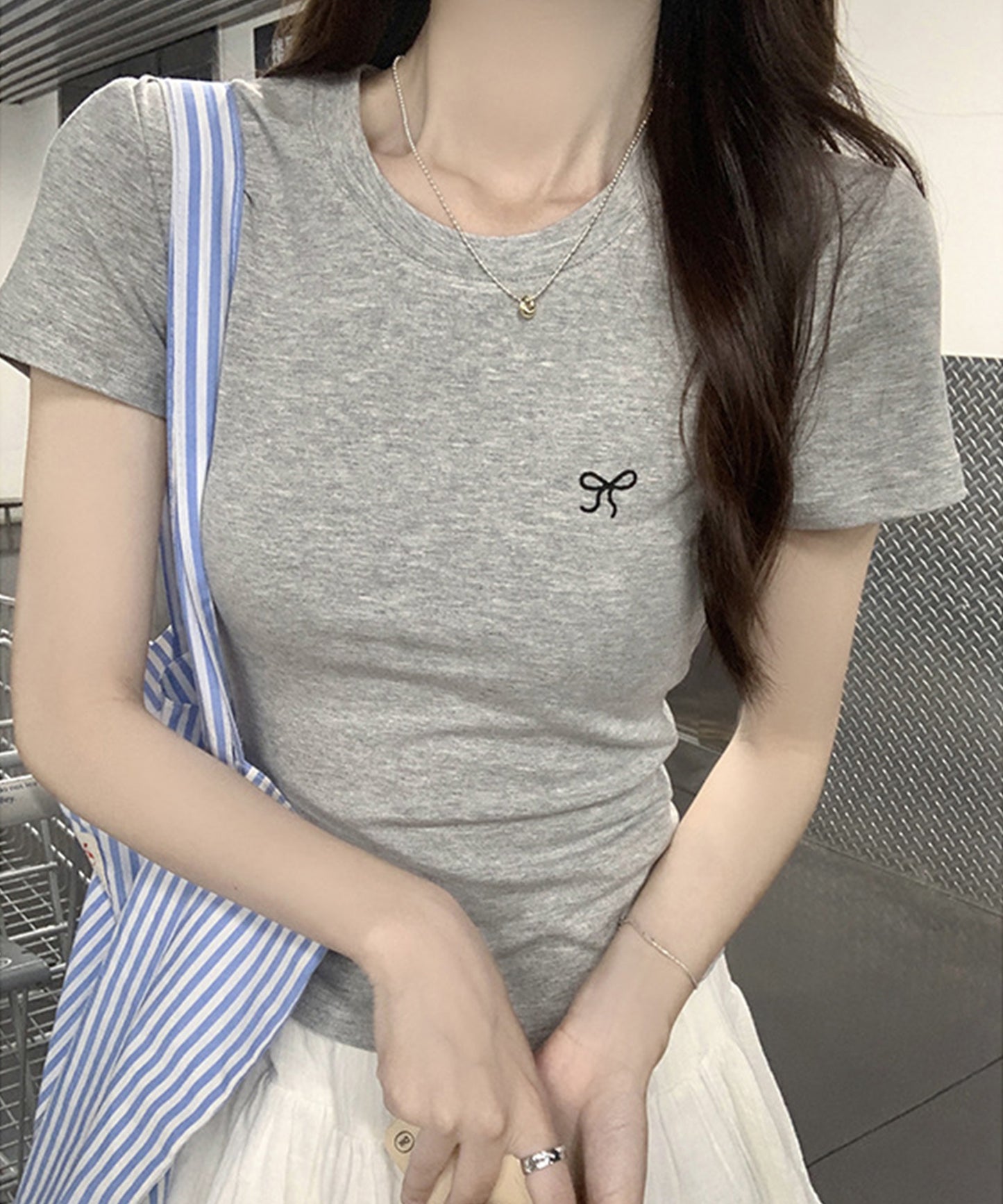 ワンポイント リボン刺繍 クルーネック 半袖 Tシャツ
