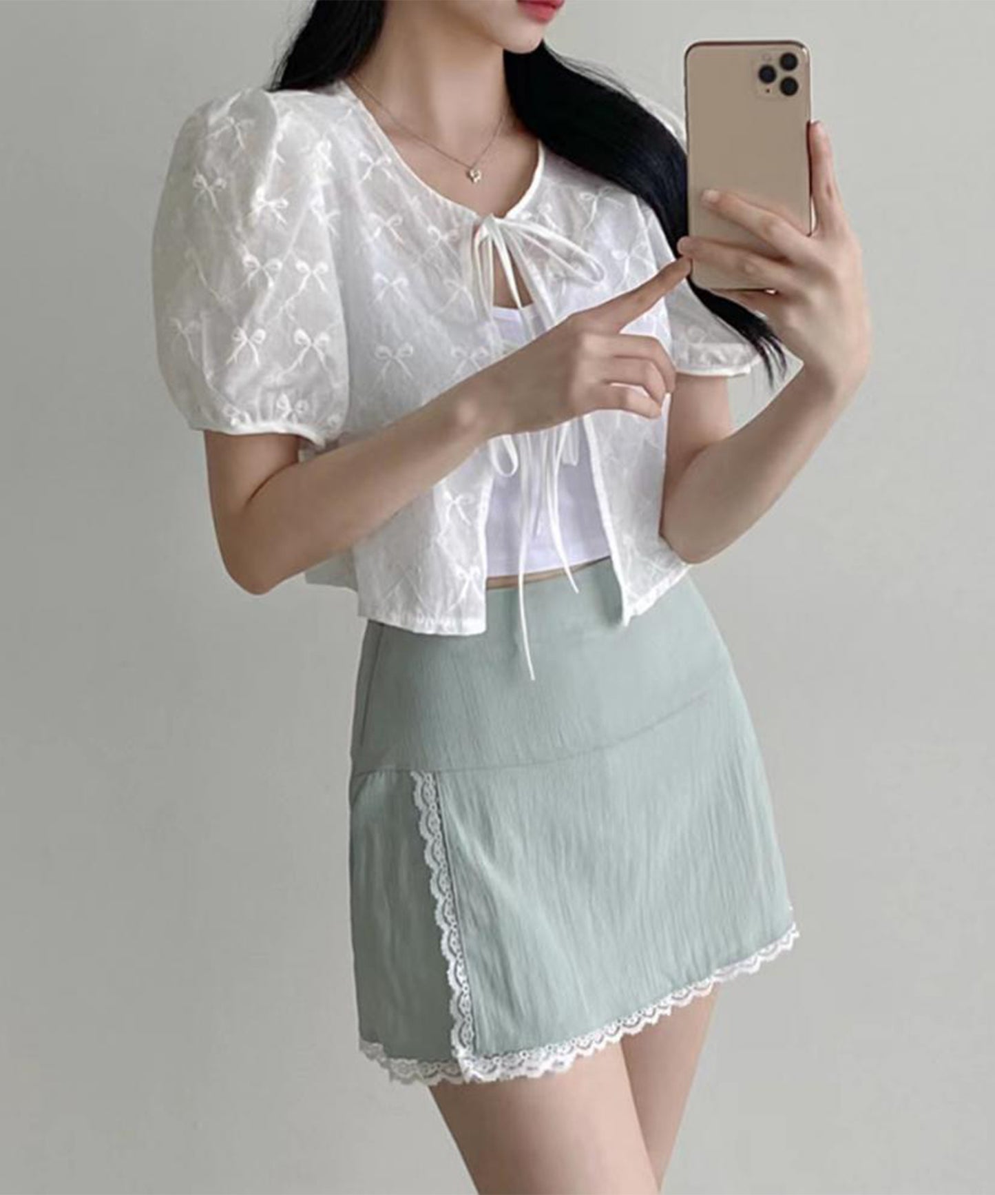 刺繍 リボン付き パフスリーブ ショート ブラウス