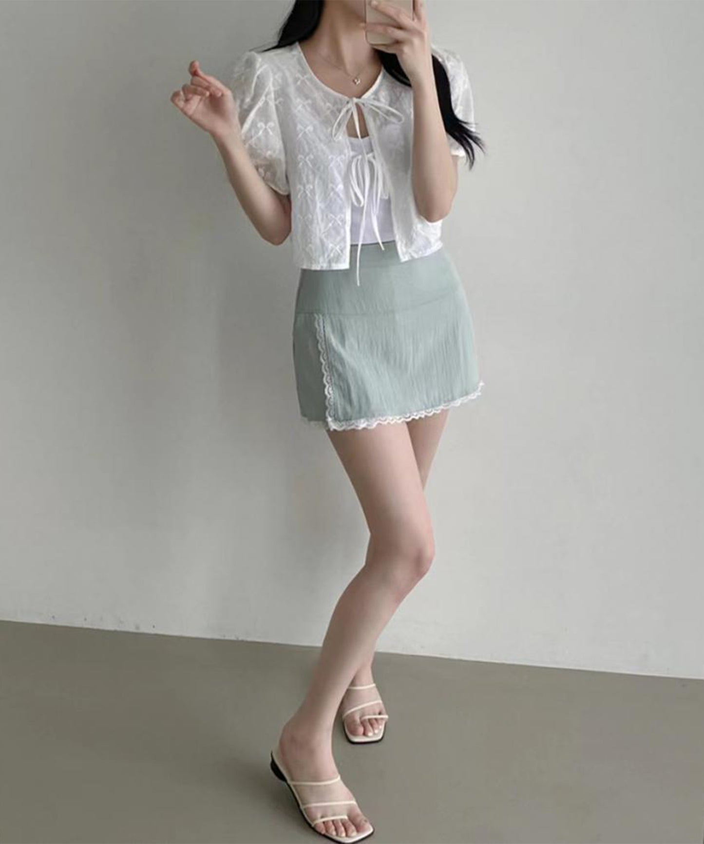 刺繍 リボン付き パフスリーブ ショート ブラウス